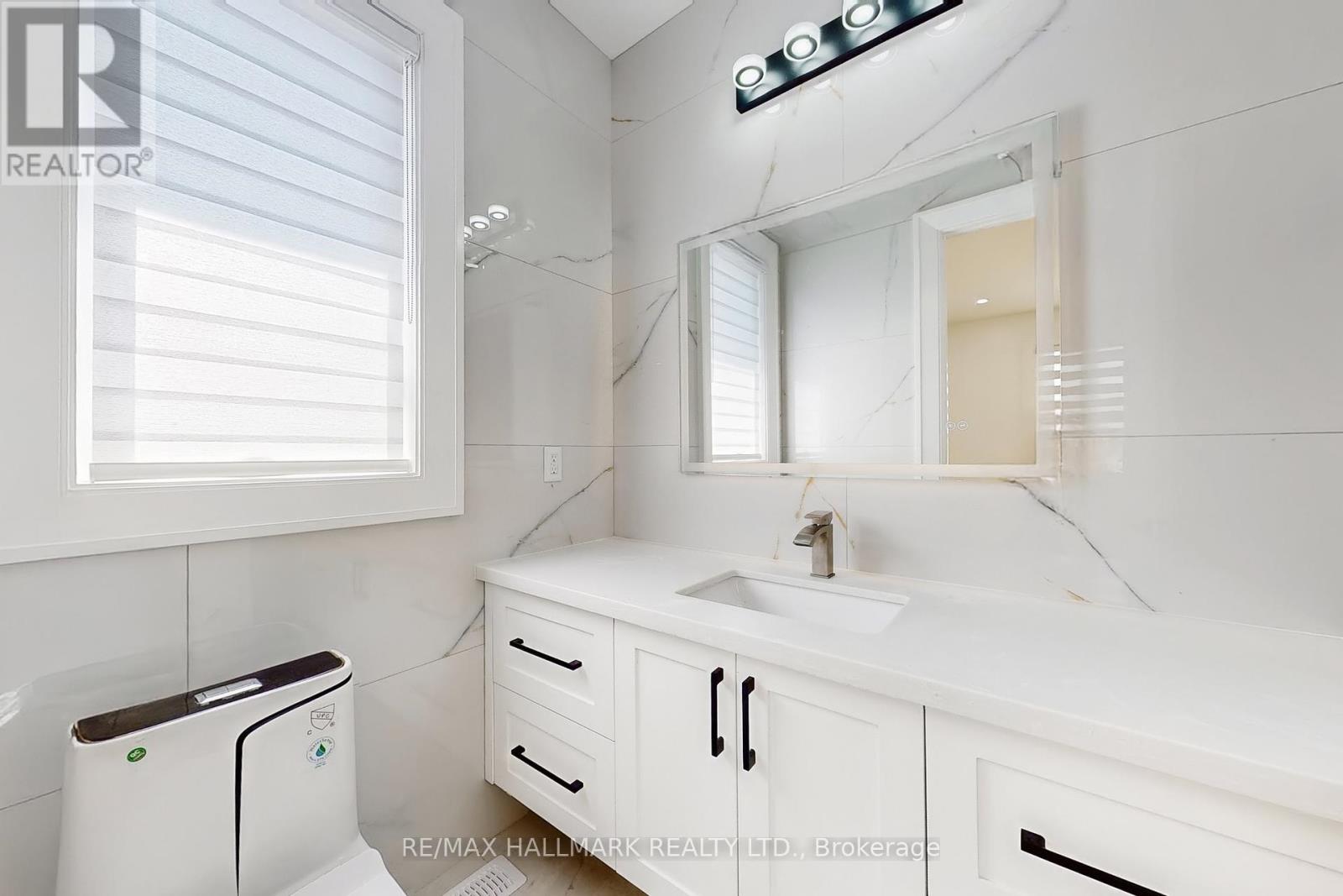 12 Sunbay Court, Richmond Hill, Ontario  L4E 3E3 - Photo 23 - N12392791