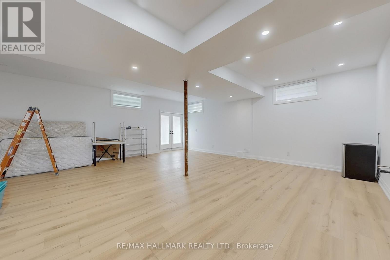 12 Sunbay Court, Richmond Hill, Ontario  L4E 3E3 - Photo 32 - N12392791