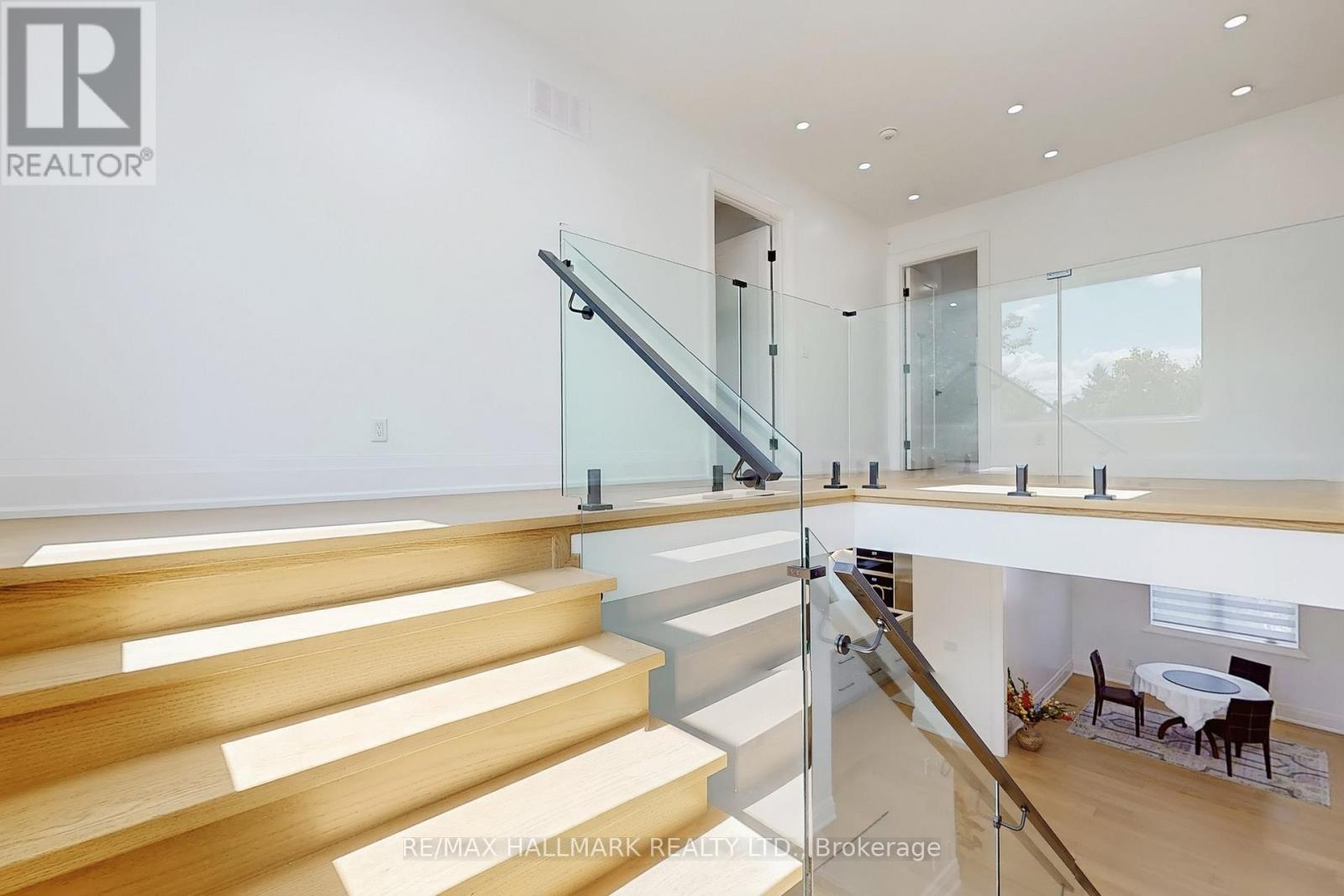 12 Sunbay Court, Richmond Hill, Ontario  L4E 3E3 - Photo 40 - N12392791