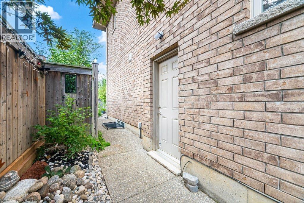 9 Lorupe Court, Hamilton, Ontario  L9G 0B4 - Photo 46 - 40767960