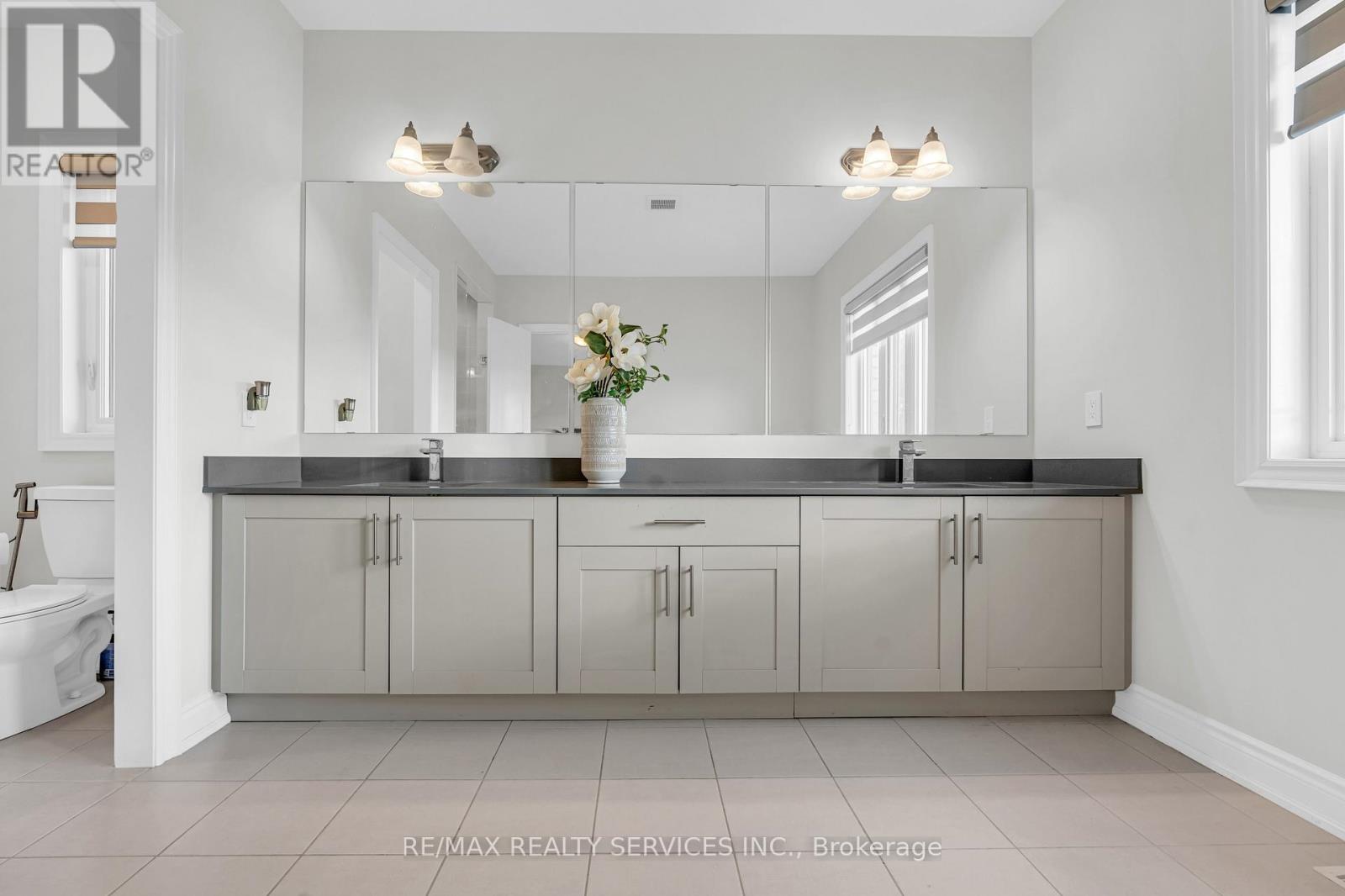 67 James Walker Avenue, Caledon, Ontario  L7C 4M8 - Photo 21 - W12392771