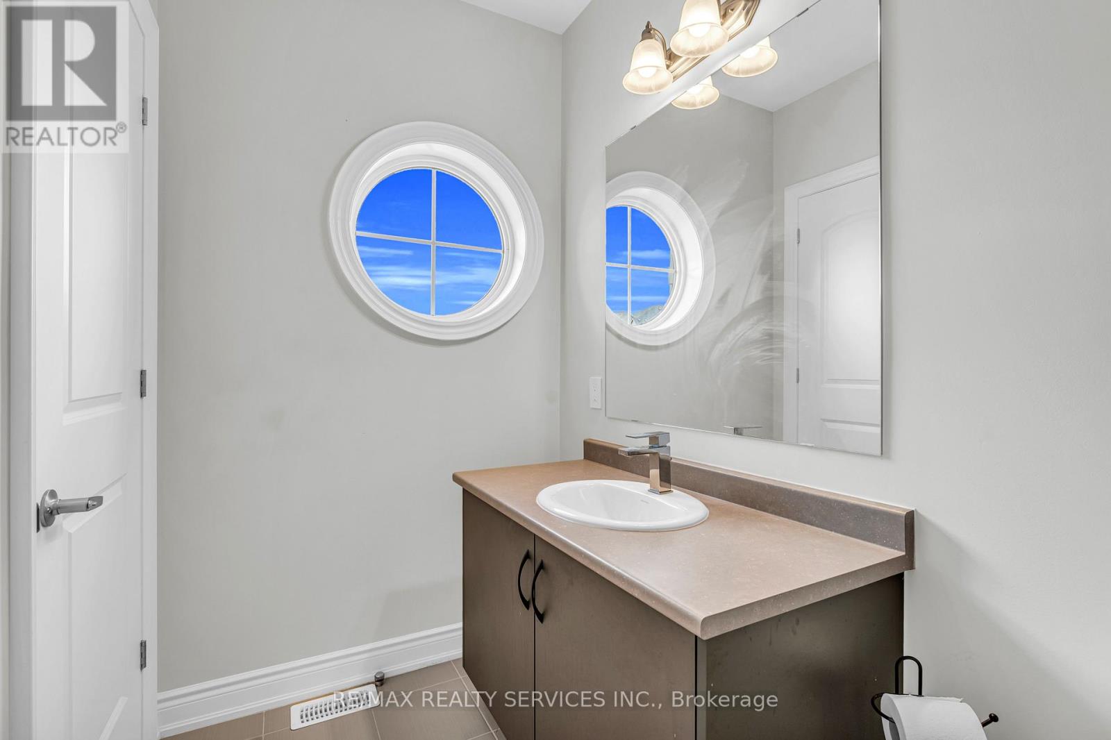 67 James Walker Avenue, Caledon, Ontario  L7C 4M8 - Photo 33 - W12392771