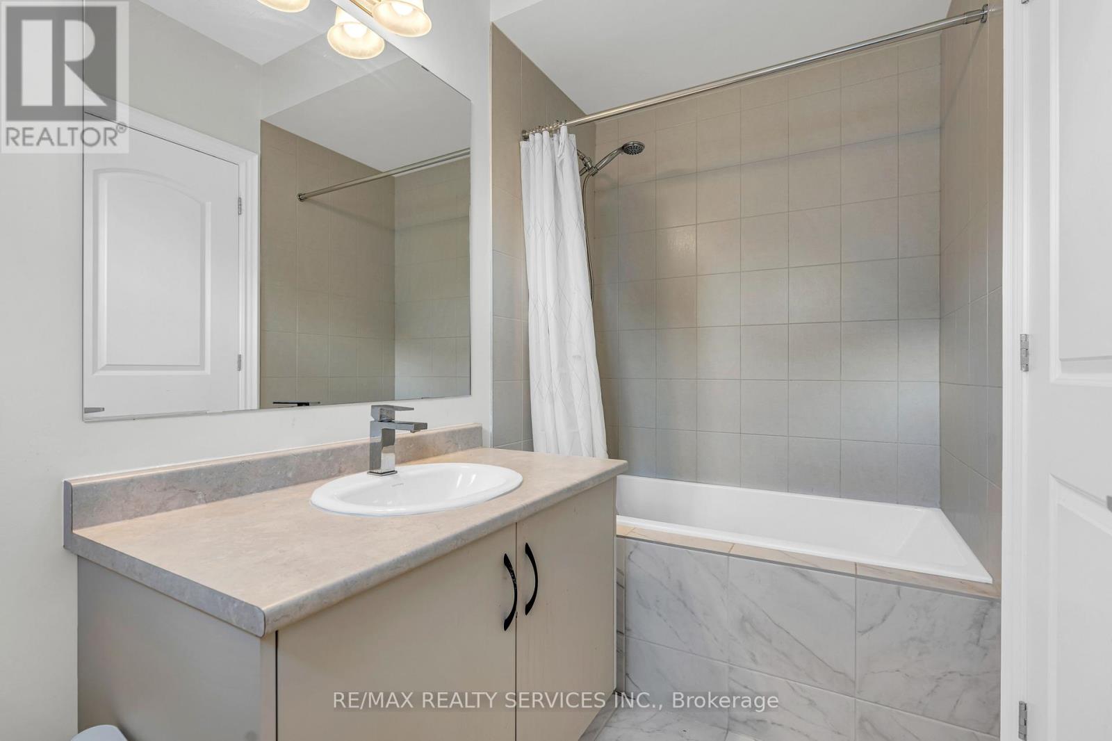 67 James Walker Avenue, Caledon, Ontario  L7C 4M8 - Photo 36 - W12392771