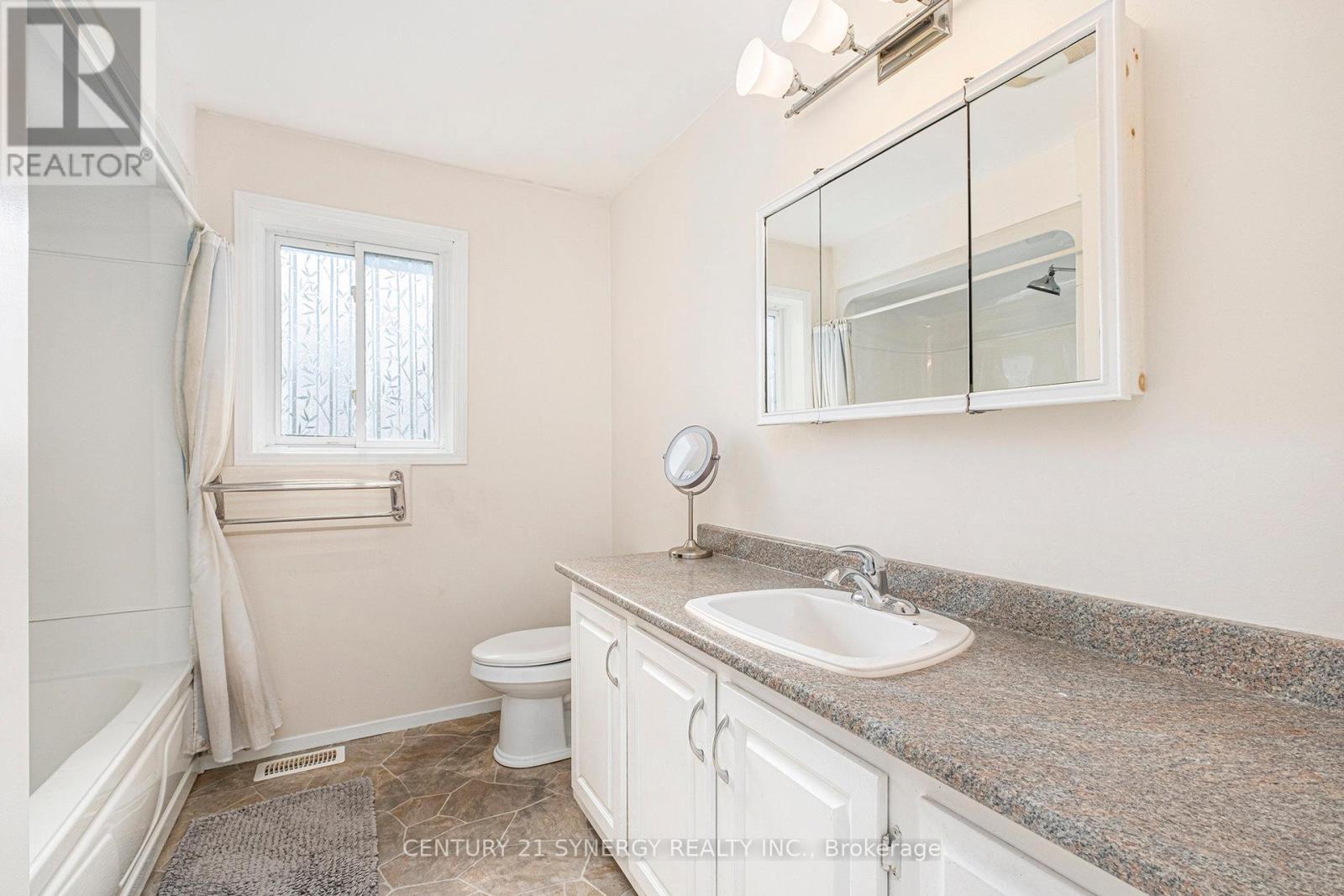 24 Elm Street E, Smiths Falls, Ontario  K7A 3S8 - Photo 12 - X12392847