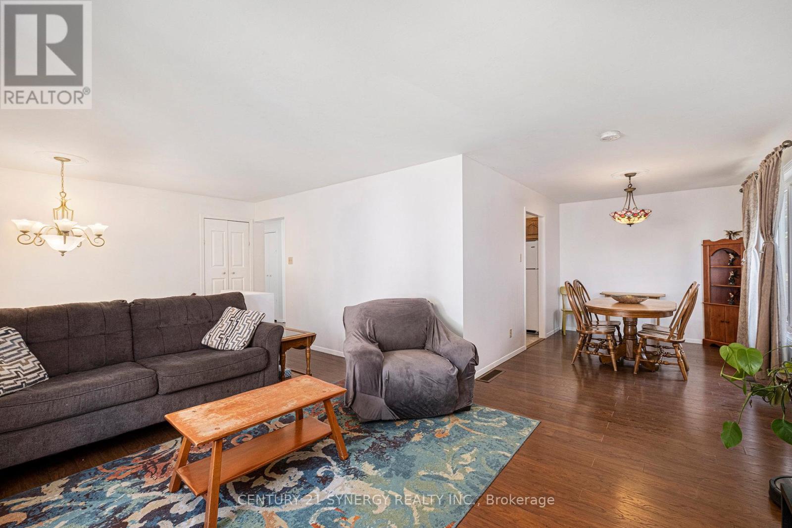 24 Elm Street E, Smiths Falls, Ontario  K7A 3S8 - Photo 5 - X12392847