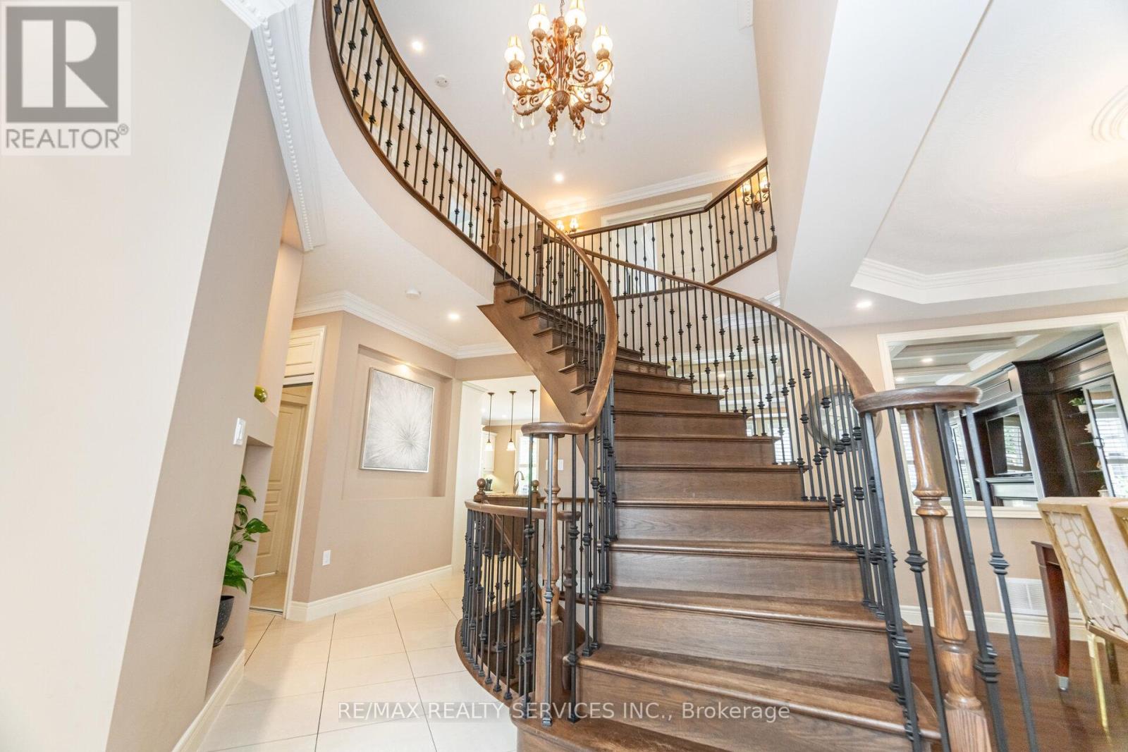 9 Lorupe Court, Hamilton (Ancaster), Ontario  L9G 0B4 - Photo 16 - X12392761