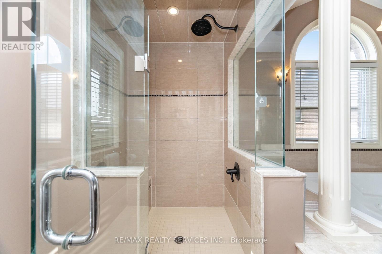 9 Lorupe Court, Hamilton (Ancaster), Ontario  L9G 0B4 - Photo 23 - X12392761