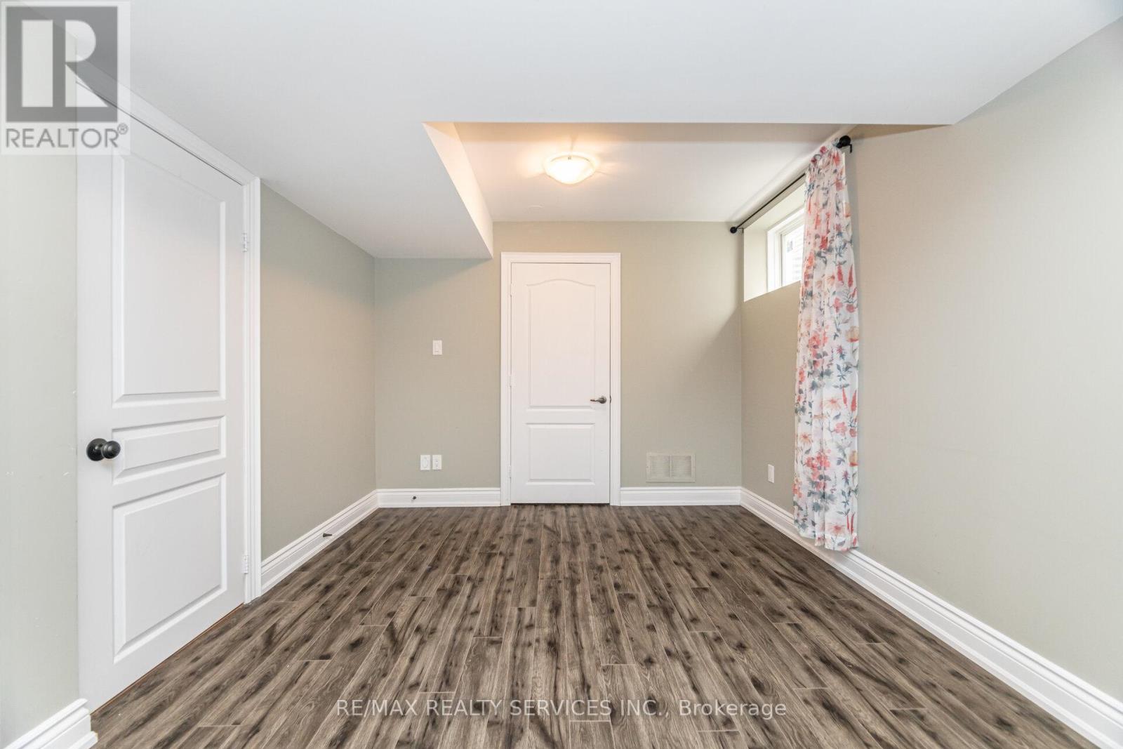 9 Lorupe Court, Hamilton (Ancaster), Ontario  L9G 0B4 - Photo 40 - X12392761