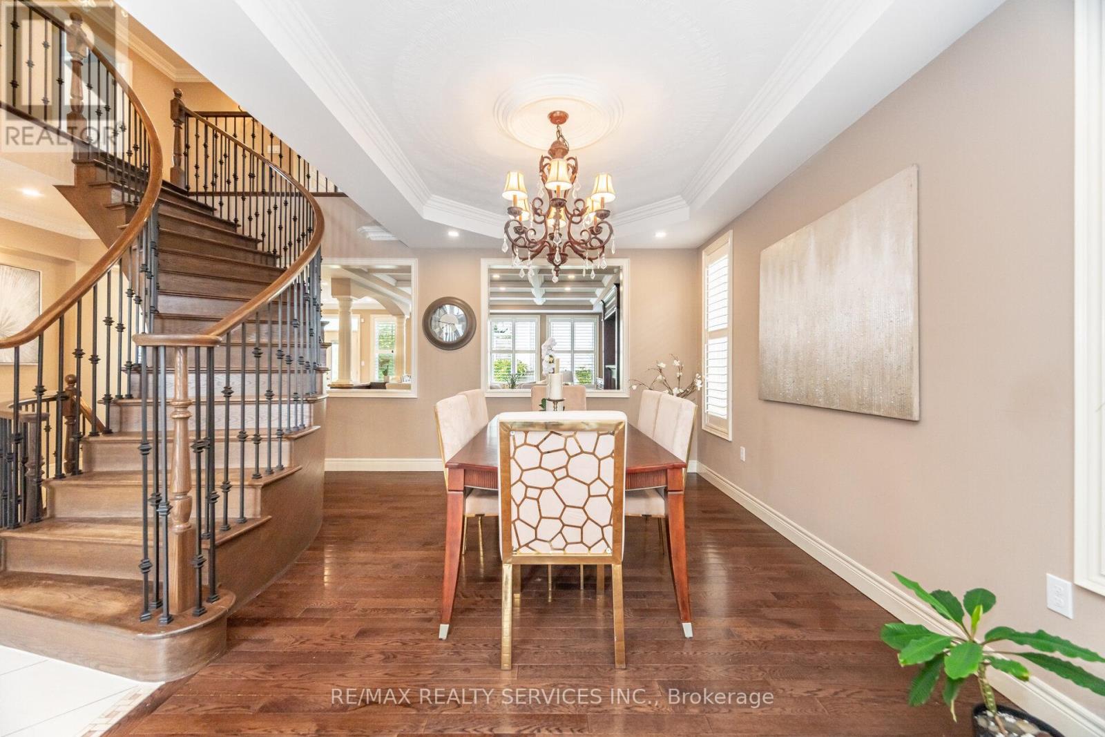 9 Lorupe Court, Hamilton (Ancaster), Ontario  L9G 0B4 - Photo 7 - X12392761