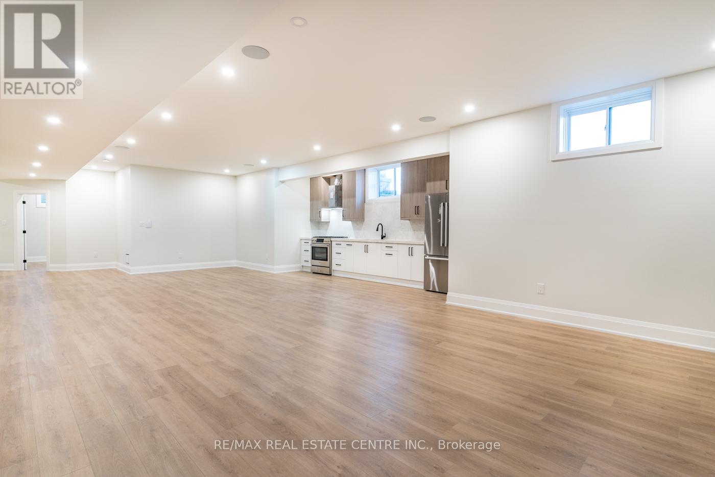 256 Mountain Road, Grimsby (Grimsby Escarpment), Ontario  L3M 4E7 - Photo 32 - X12392780