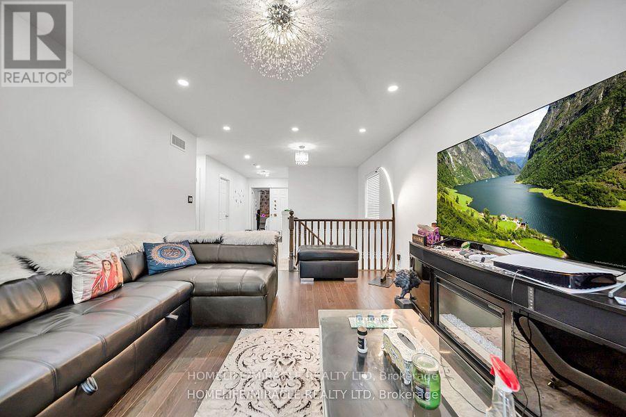 421 Freure Drive, Cambridge, Ontario  N1S 0B4 - Photo 7 - X12392784