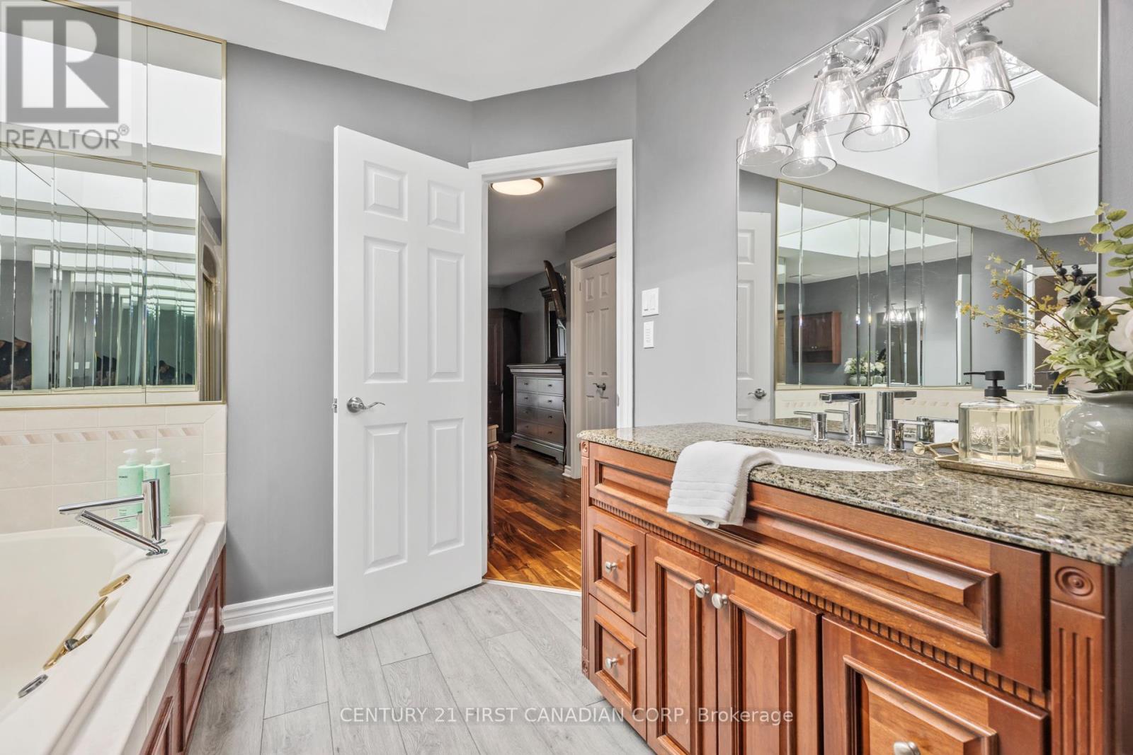 2 Longview Court, London South (South K), Ontario  N6K 4J1 - Photo 20 - X12392802