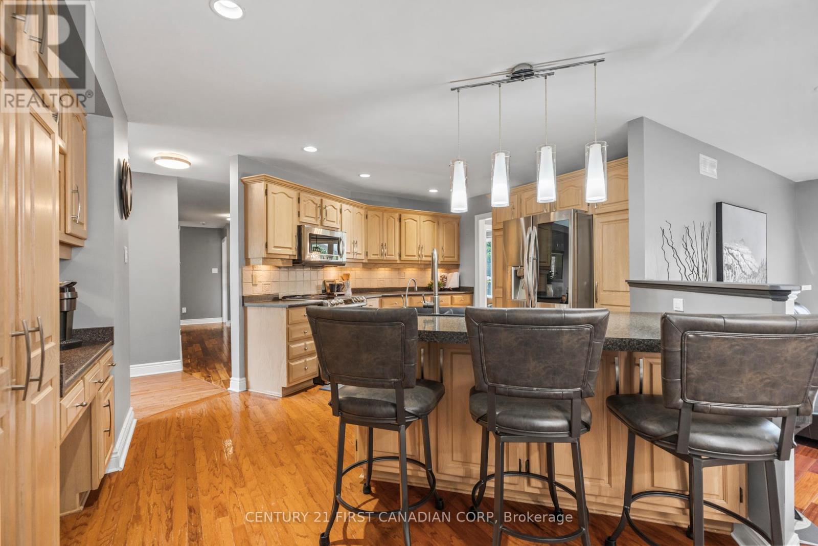 2 Longview Court, London South (South K), Ontario  N6K 4J1 - Photo 4 - X12392802