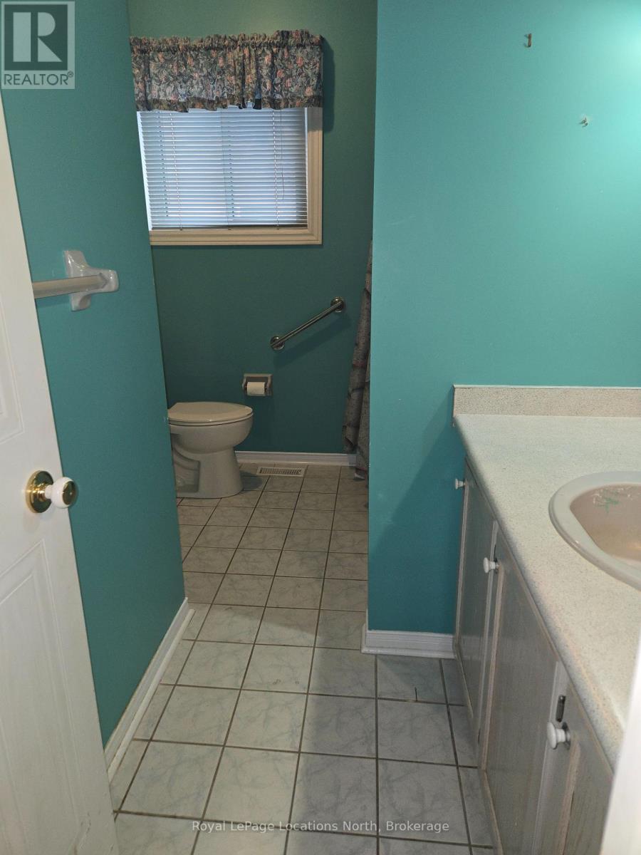 21 Langevin Drive, Wasaga Beach, Ontario  L9Z 1C6 - Photo 22 - S12392747