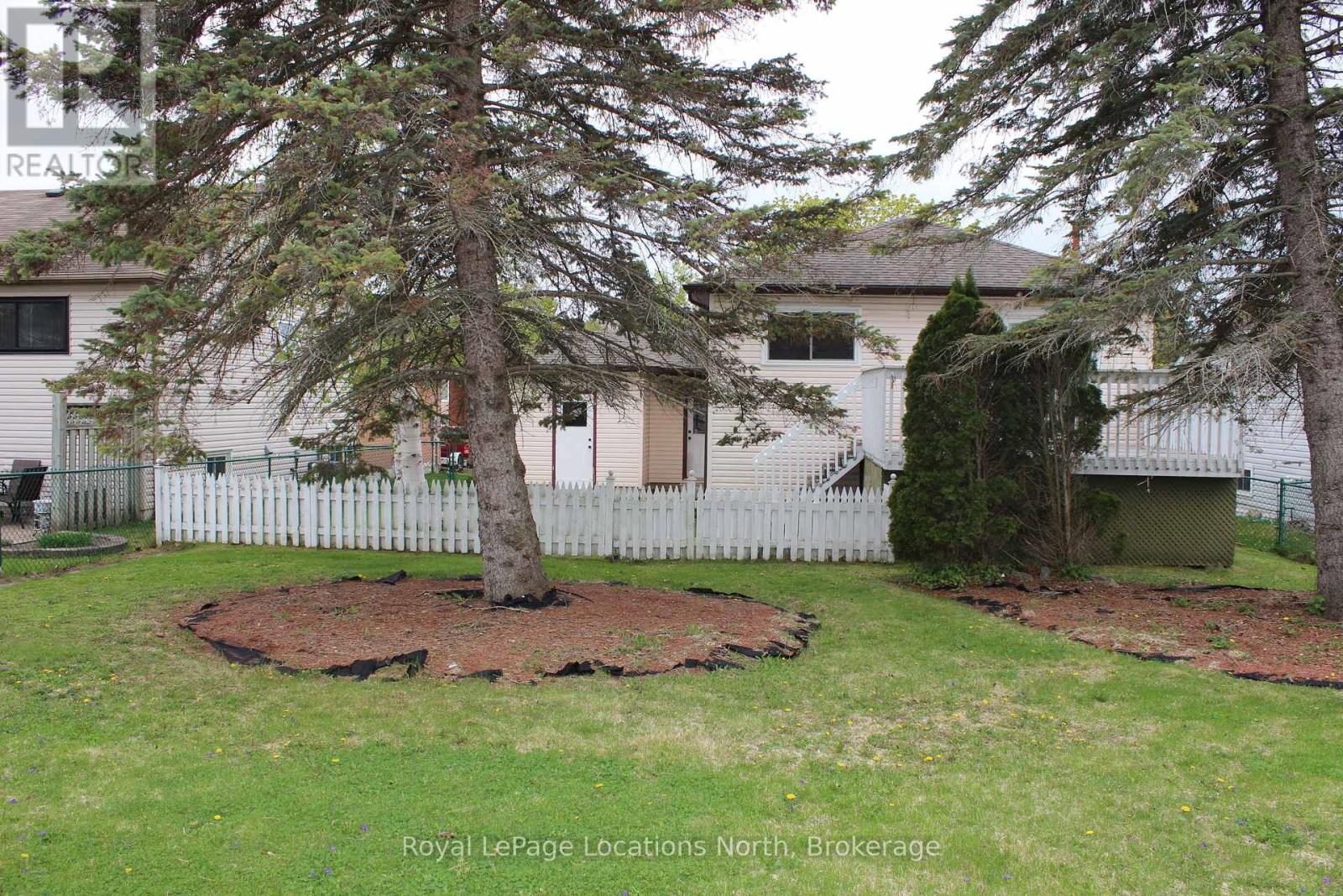 21 Langevin Drive, Wasaga Beach, Ontario  L9Z 1C6 - Photo 4 - S12392747