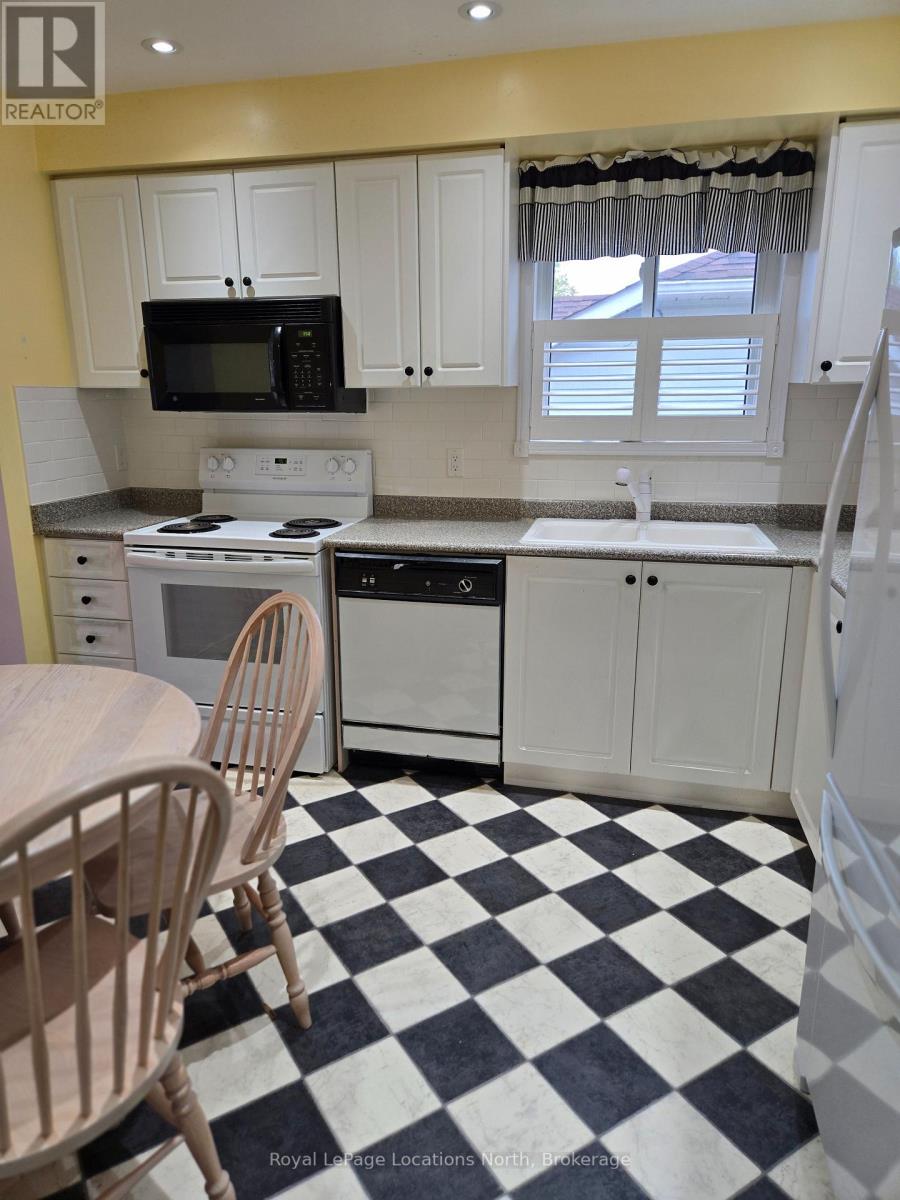 21 Langevin Drive, Wasaga Beach, Ontario  L9Z 1C6 - Photo 28 - S12392747