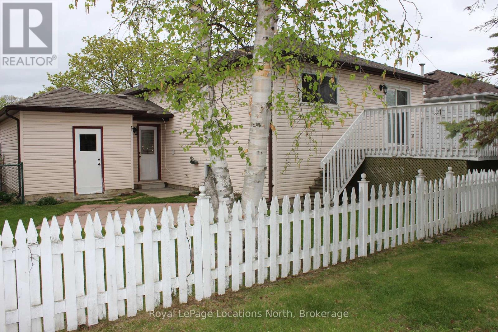 21 Langevin Drive, Wasaga Beach, Ontario  L9Z 1C6 - Photo 7 - S12392747