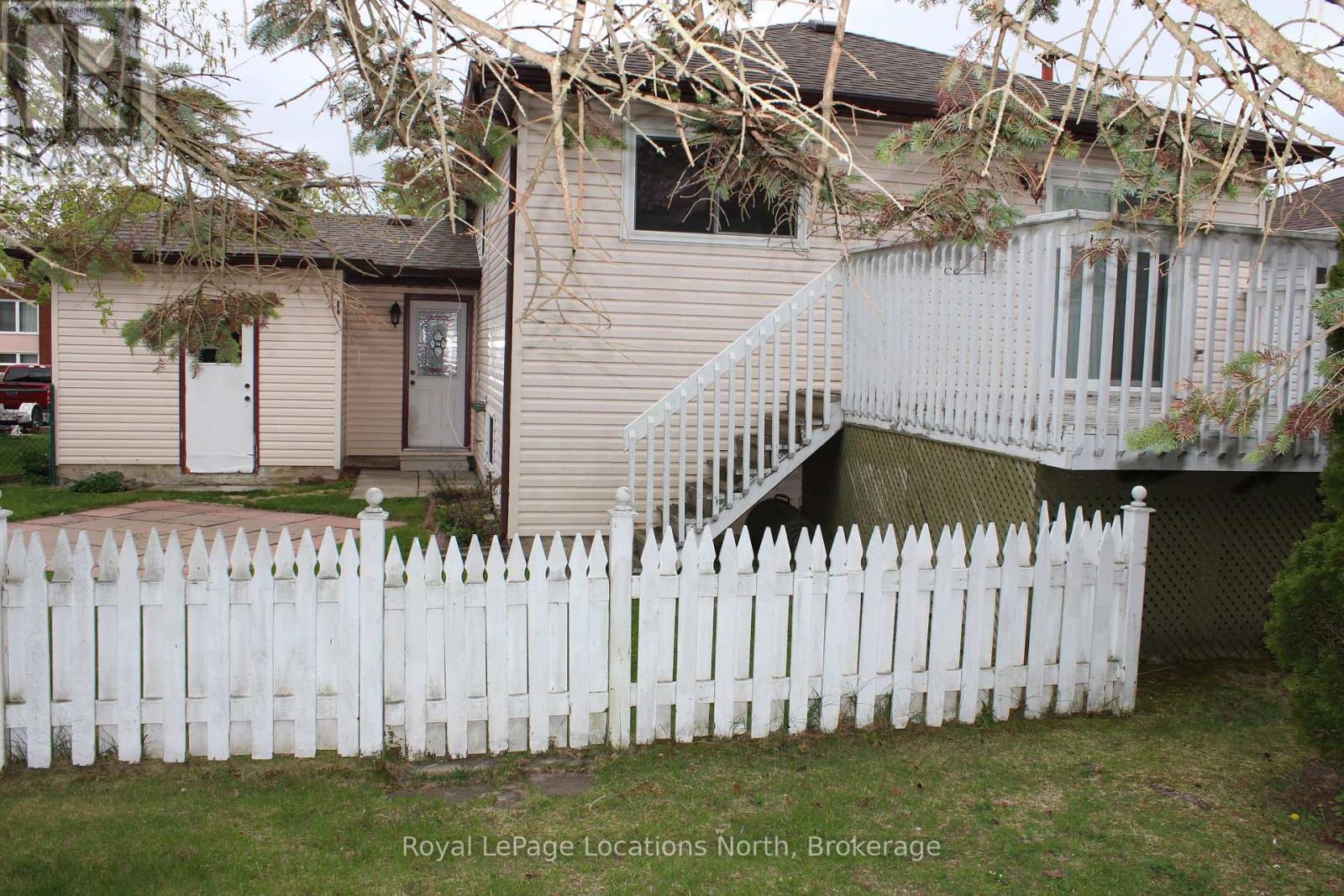 21 Langevin Drive, Wasaga Beach, Ontario  L9Z 1C6 - Photo 5 - S12392747