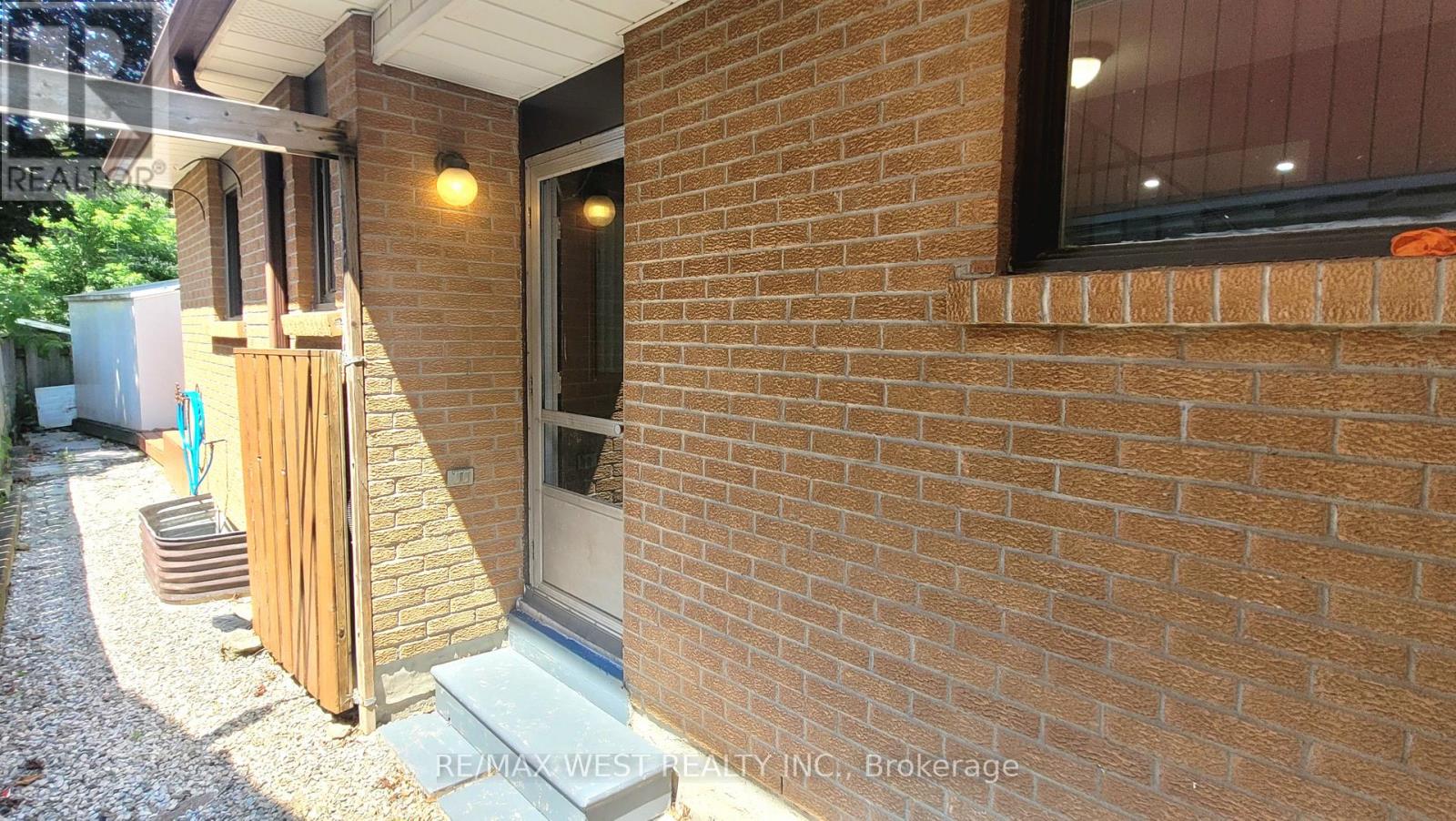 148 Fanshawe Drive N, Brampton (Heart Lake West), Ontario  L6Z 1B1 - Photo 15 - W12276176