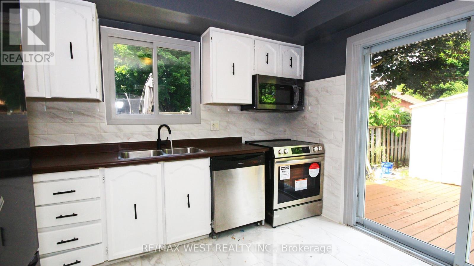 148 Fanshawe Drive N, Brampton (Heart Lake West), Ontario  L6Z 1B1 - Photo 10 - W12276176