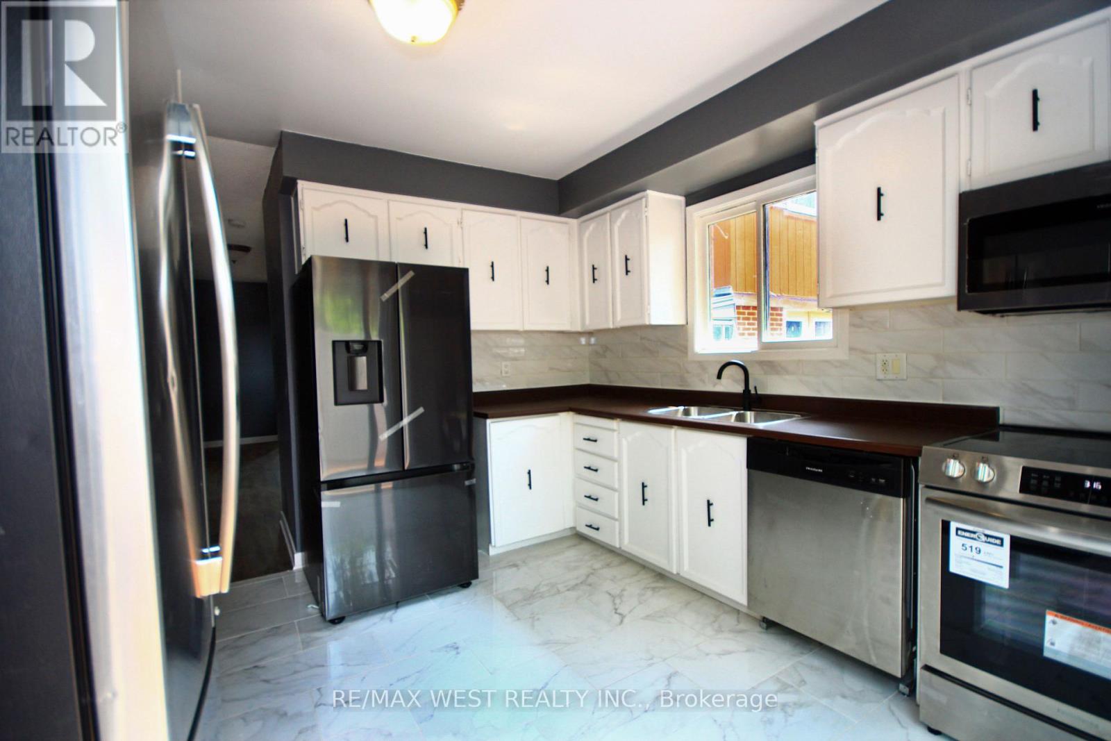 148 Fanshawe Drive N, Brampton (Heart Lake West), Ontario  L6Z 1B1 - Photo 7 - W12276176