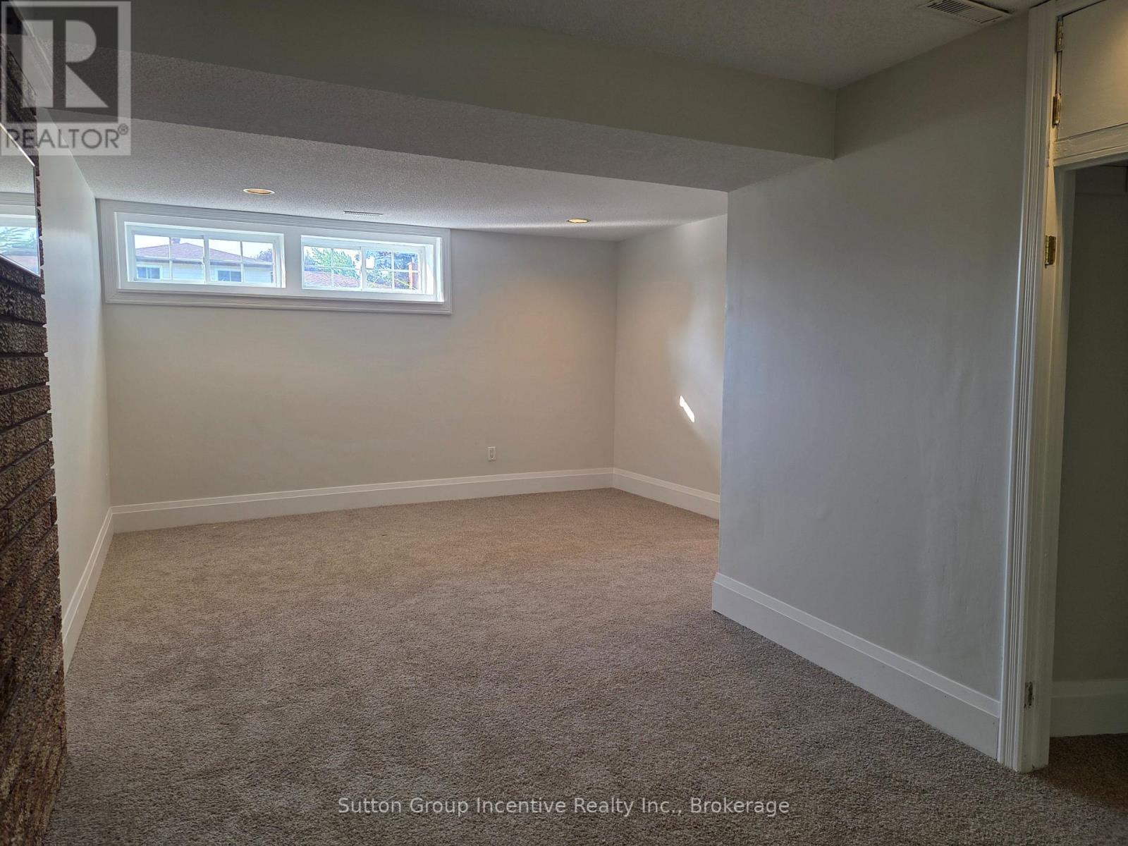 424 Raymond Avenue, Orillia, Ontario  L3V 6X4 - Photo 25 - S12334412