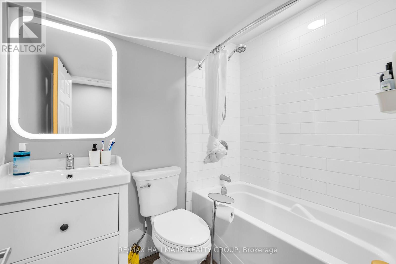 42b Young Street, Ottawa, Ontario  K1S 3H7 - Photo 27 - X12392776