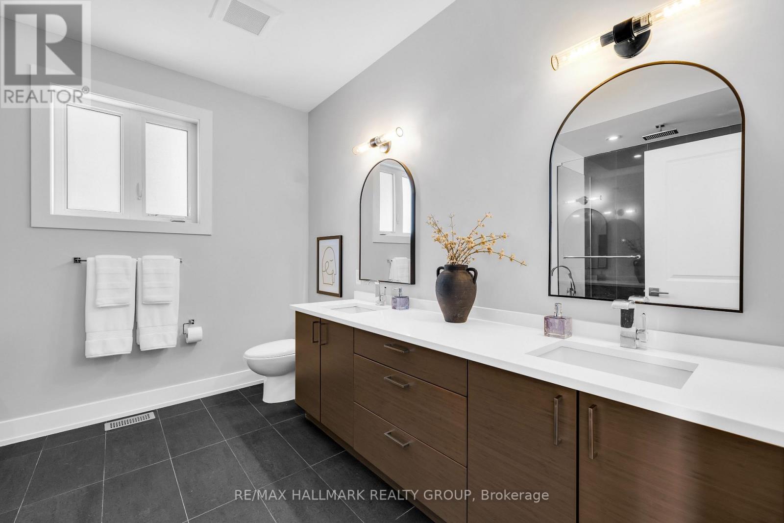 42b Young Street, Ottawa, Ontario  K1S 3H7 - Photo 16 - X12392776