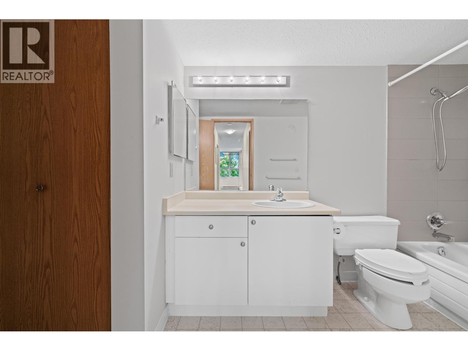 301 1406 Harwood Street, Vancouver, British Columbia  V6G 1X5 - Photo 15 - R3045857