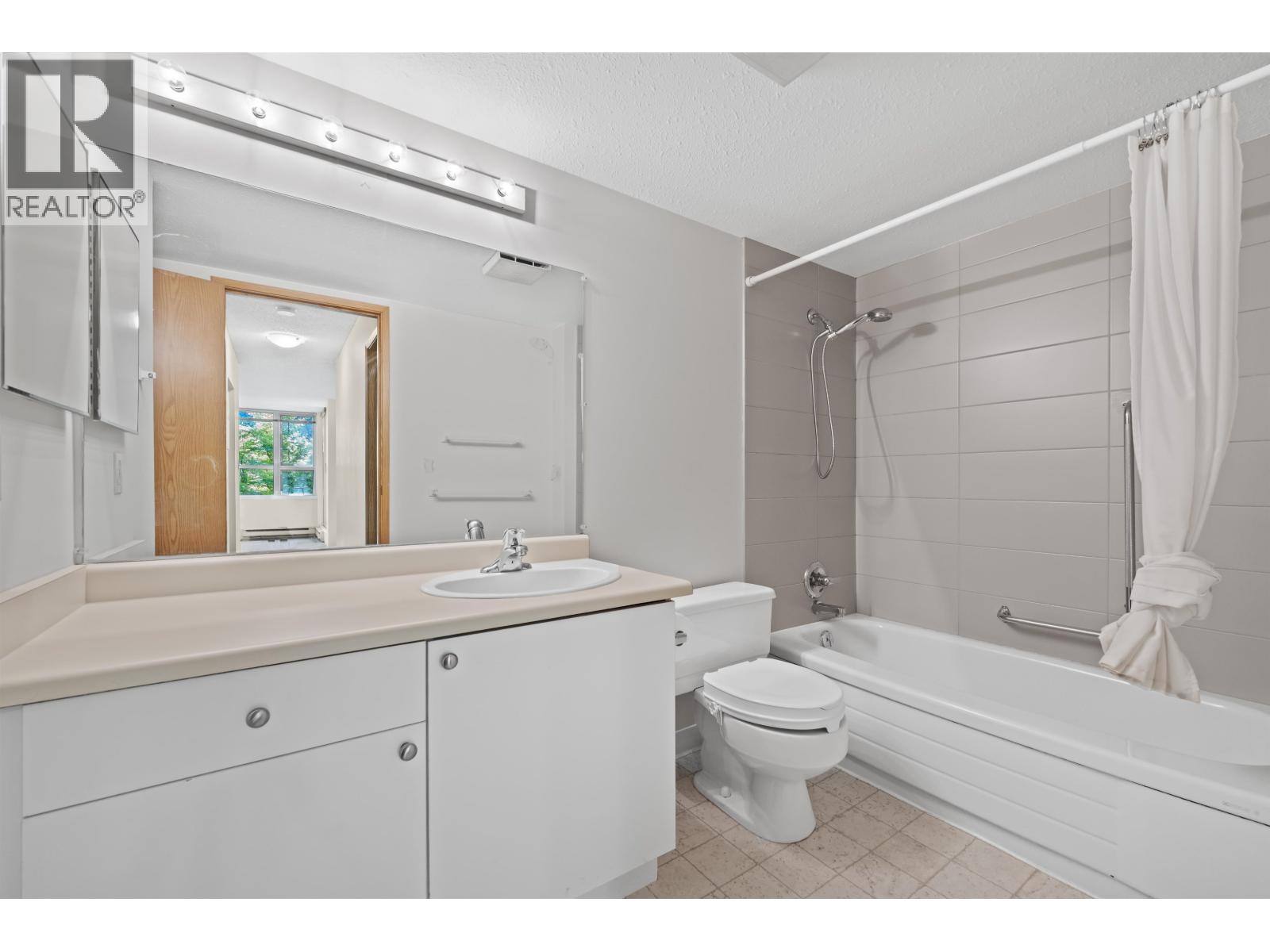 301 1406 Harwood Street, Vancouver, British Columbia  V6G 1X5 - Photo 17 - R3045857