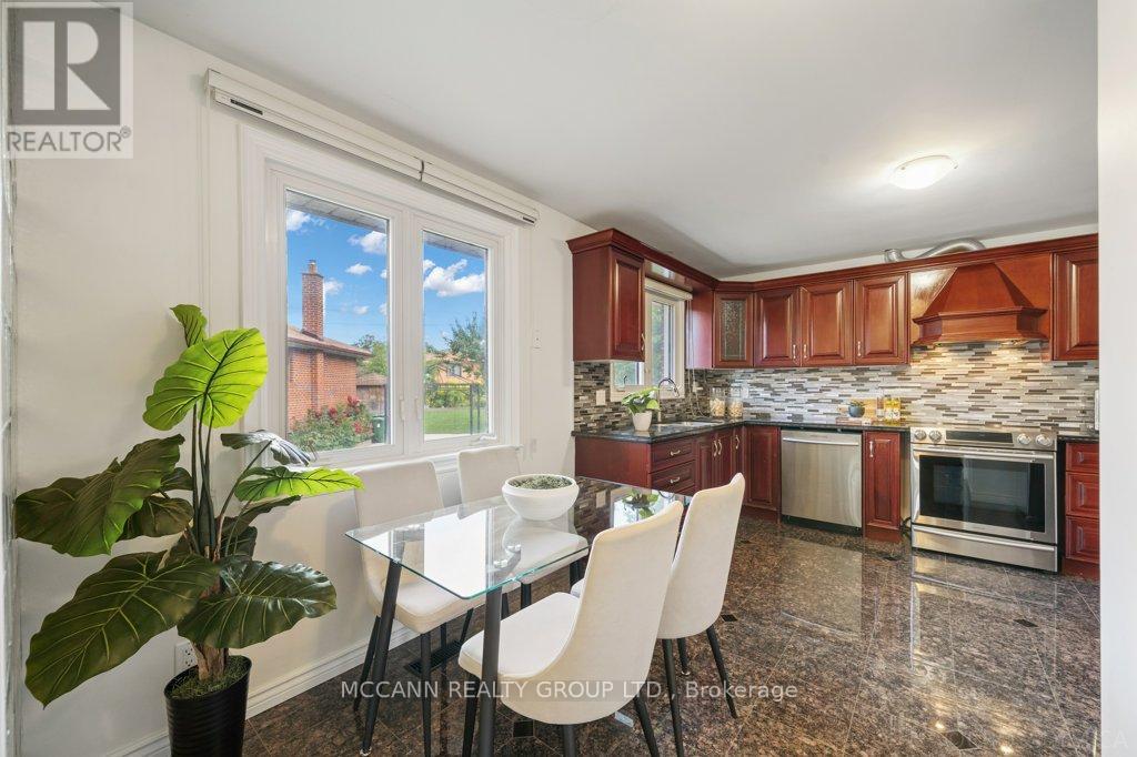 7 Carswell Place, Toronto, Ontario  M9R 3K6 - Photo 13 - W12392495