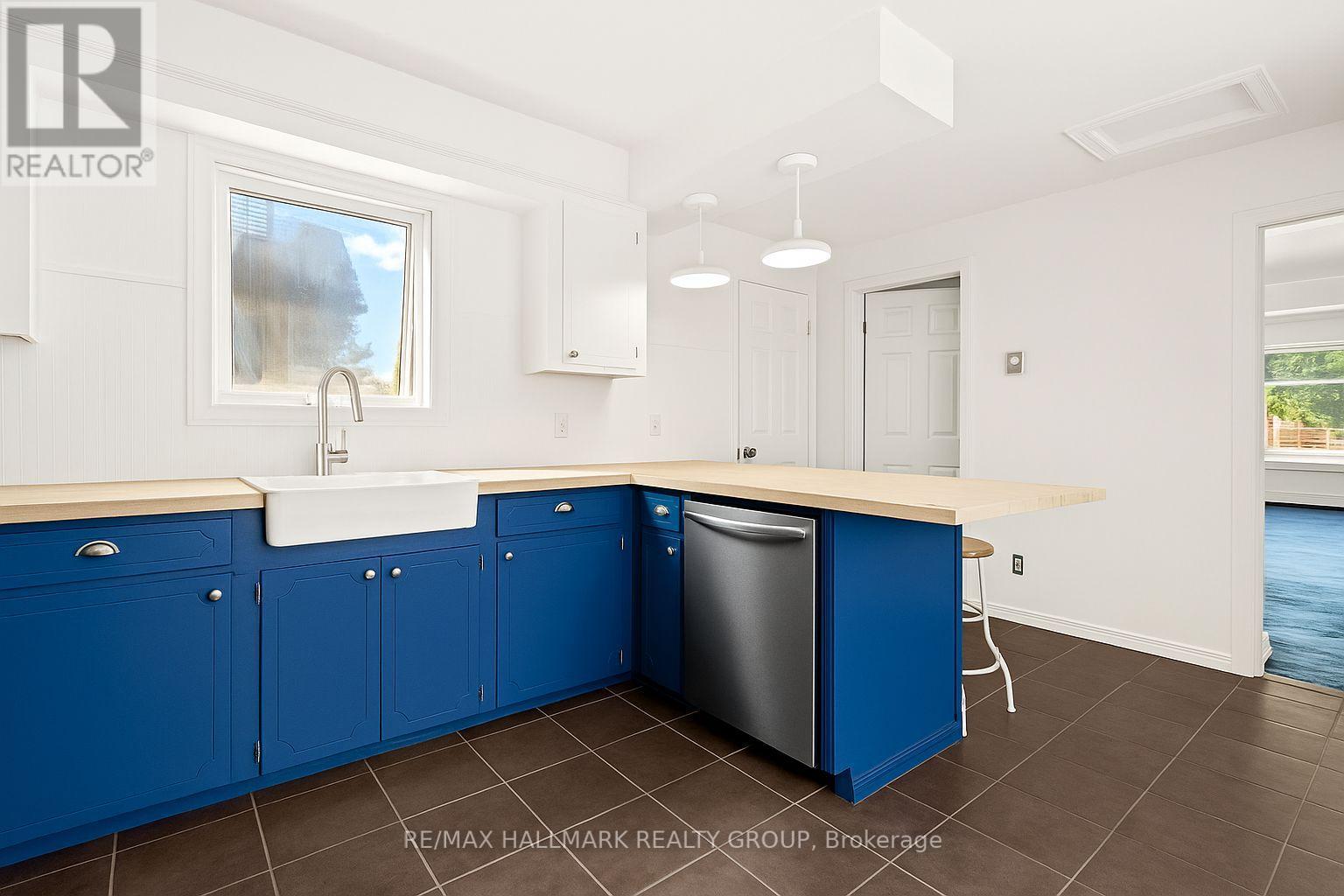 21 Downes Avenue, Prince Edward County, Ontario  K0K 2T0 - Photo 9 - X12356334