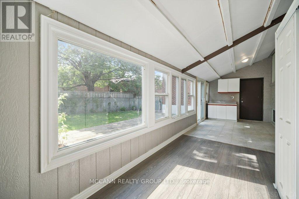 7 Carswell Place, Toronto, Ontario  M9R 3K6 - Photo 21 - W12392495