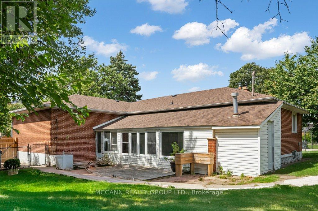 7 Carswell Place, Toronto, Ontario  M9R 3K6 - Photo 30 - W12392495