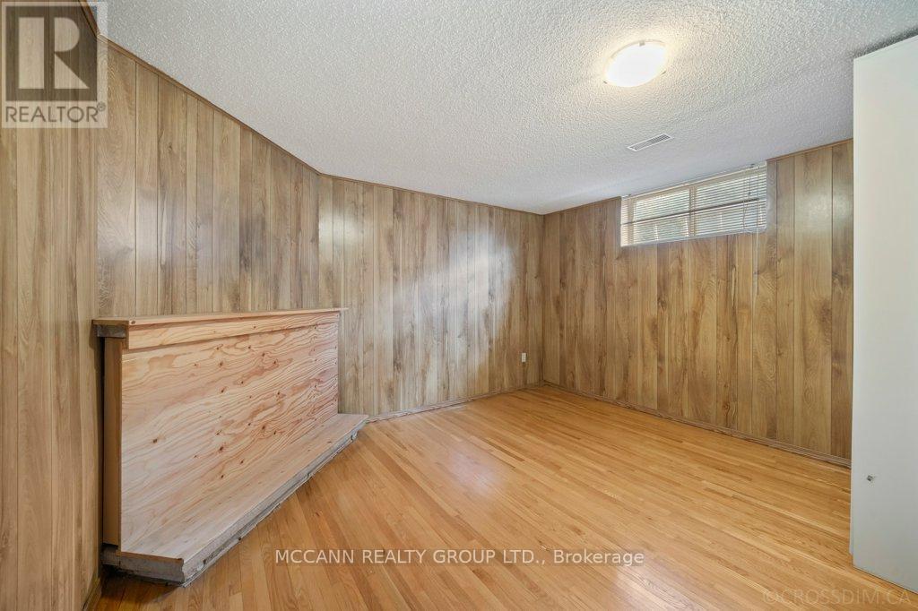 7 Carswell Place, Toronto, Ontario  M9R 3K6 - Photo 27 - W12392495