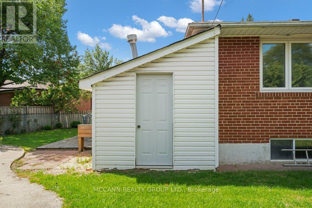 7 Carswell Place, Toronto, Ontario  M9R 3K6 - Photo 33 - W12392495