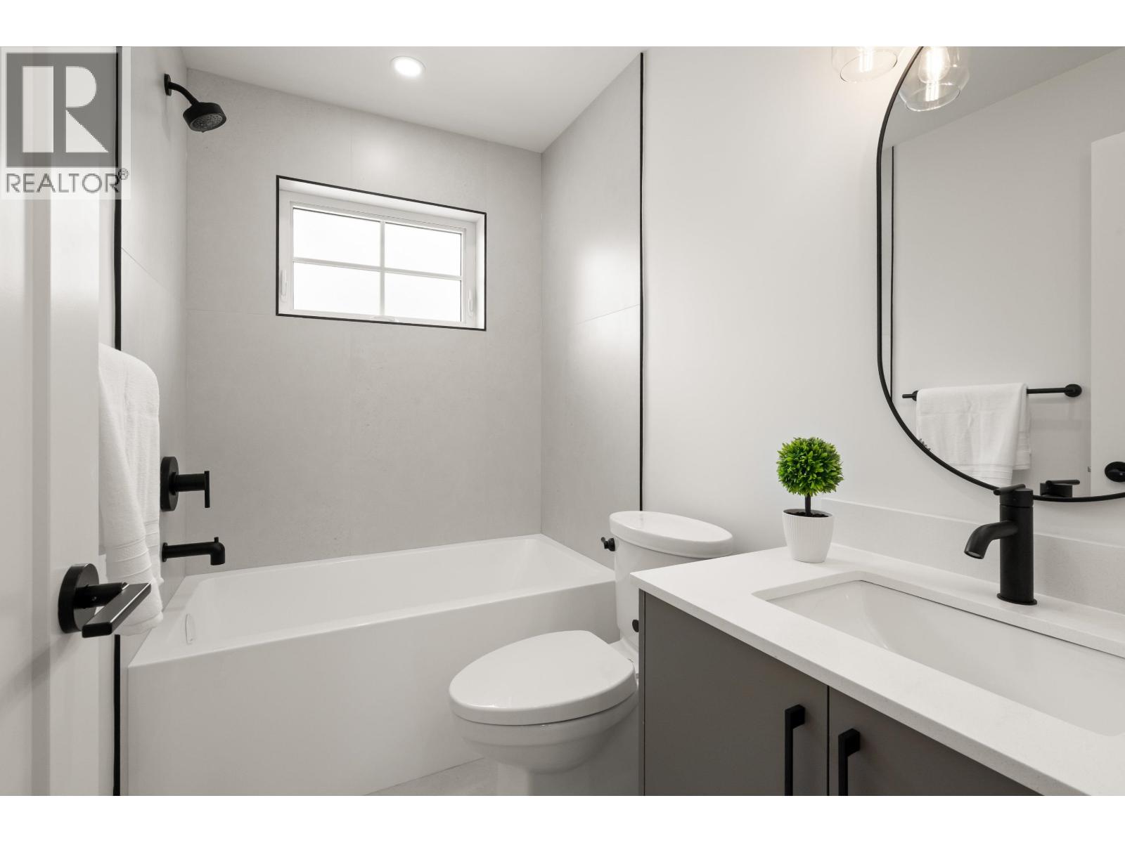 998 50b Street, Tsawwassen, British Columbia  V4M 2V9 - Photo 33 - R3045866