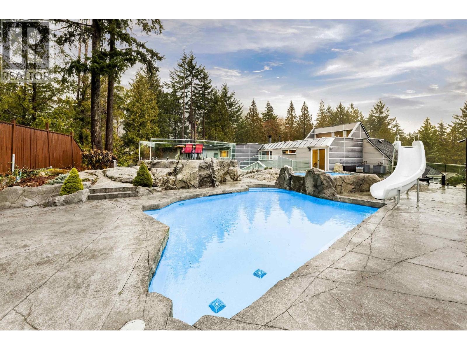 Property at 3722 SOUTHRIDGE PLACE image 4