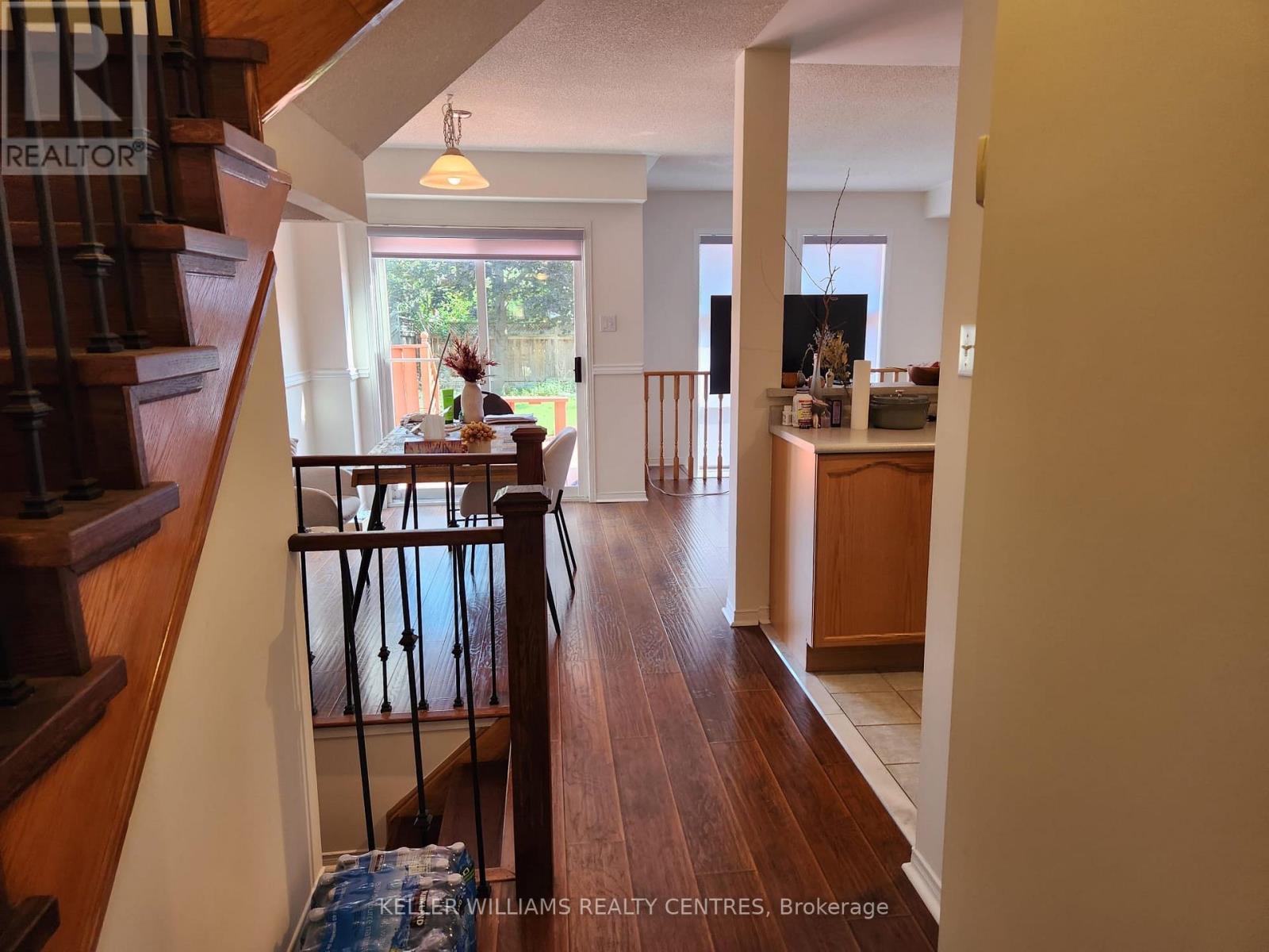 89 Mugford Road, Aurora, Ontario  L4G 7J5 - Photo 2 - N12351356
