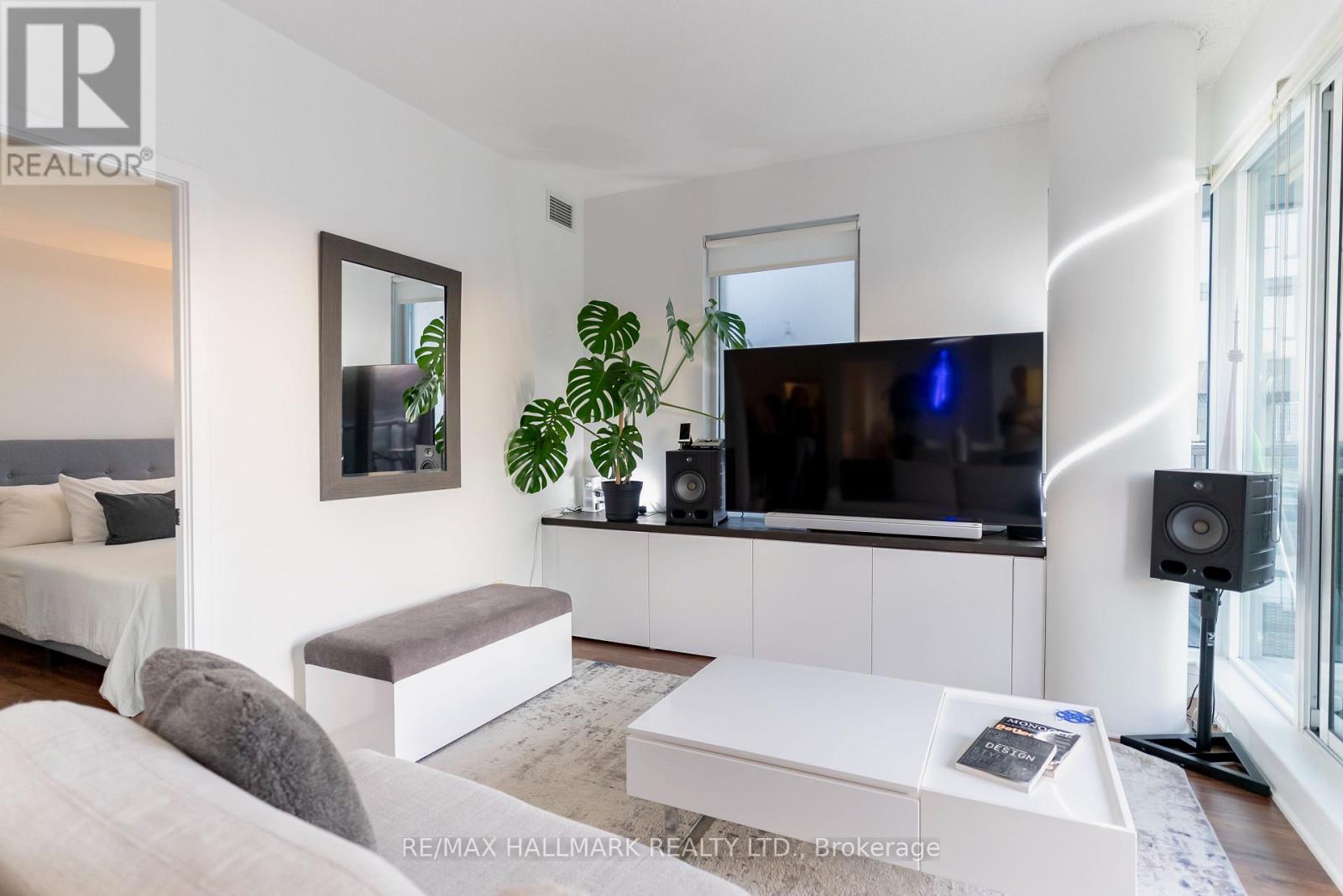 813 - 260 Sackville Street, Toronto (Regent Park), Ontario  M5A 0B3 - Photo 8 - C12392857