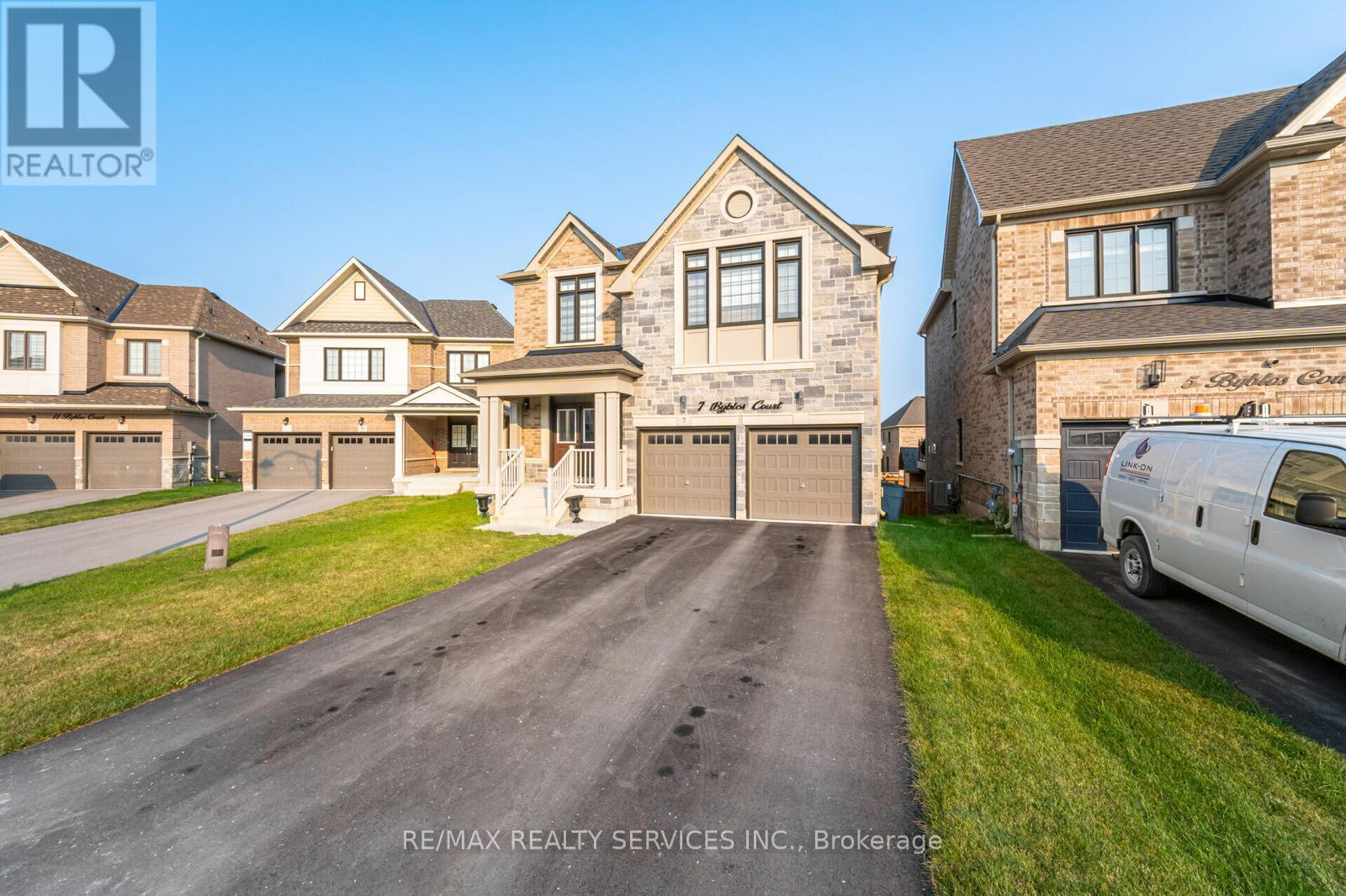 Property at 7 BYBLOS COURT image 2