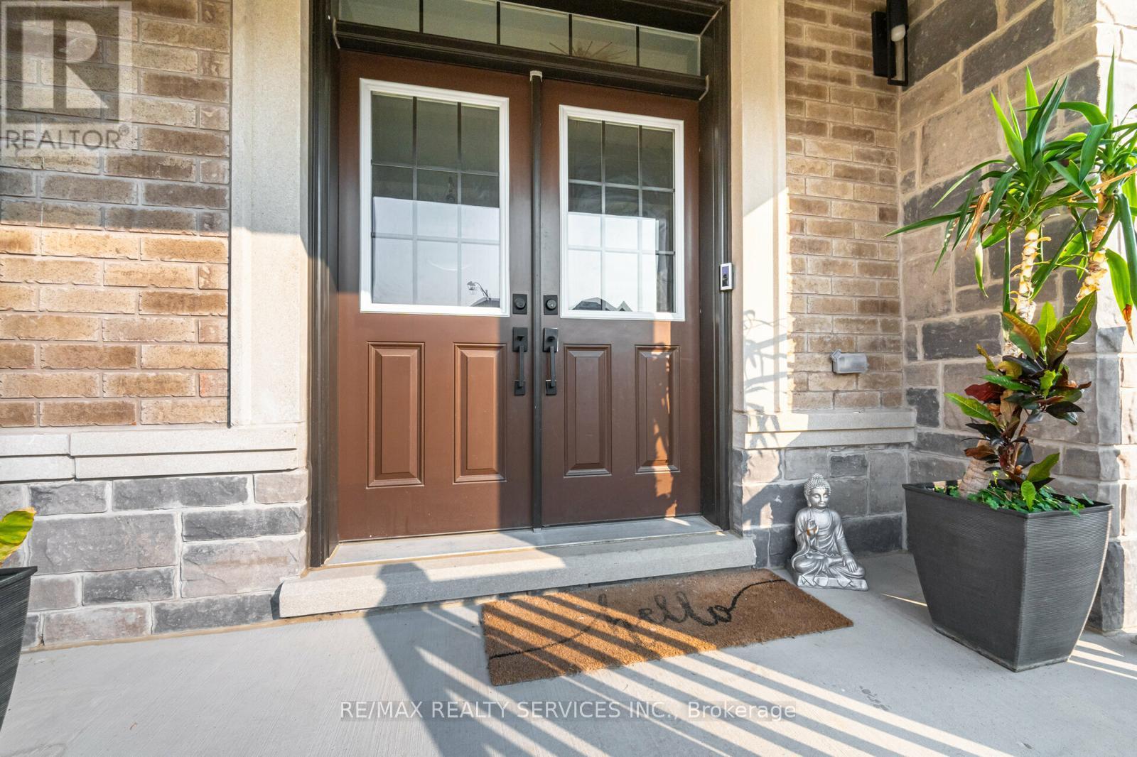 Property at 7 BYBLOS COURT image 3