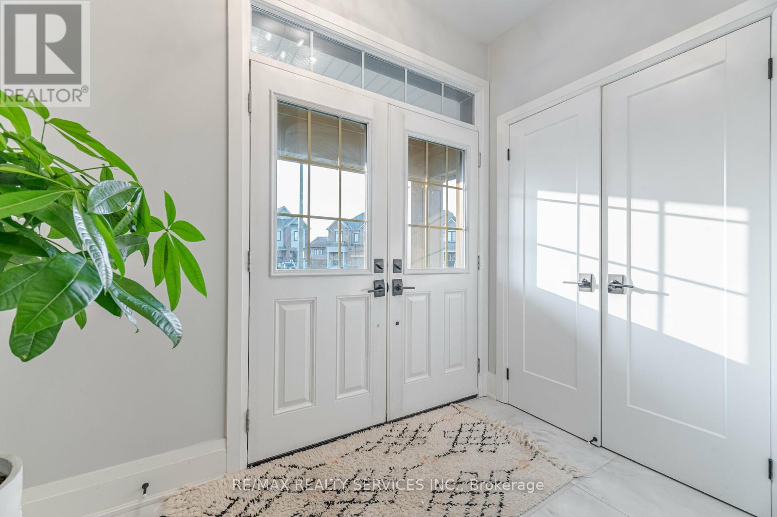 Property at 7 BYBLOS COURT image 4