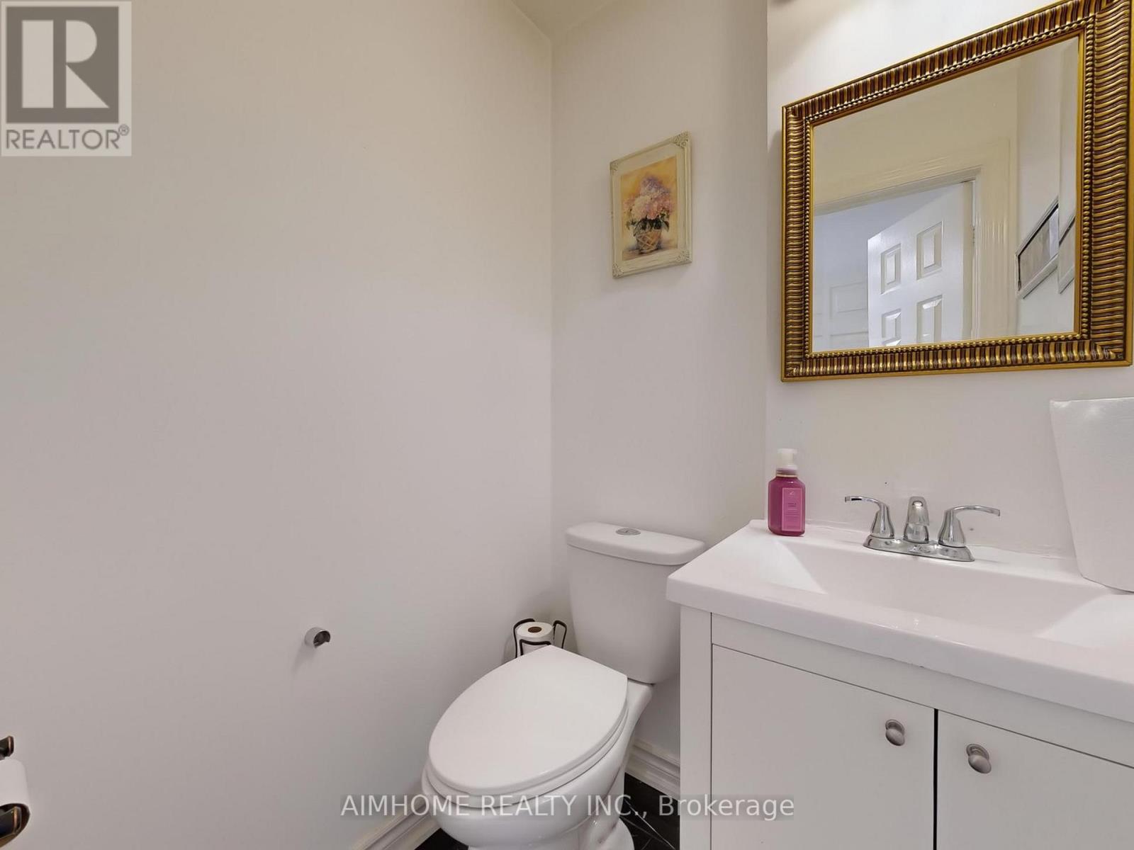 342 Savage Road, Newmarket, Ontario  L3X 1S4 - Photo 19 - N12392888