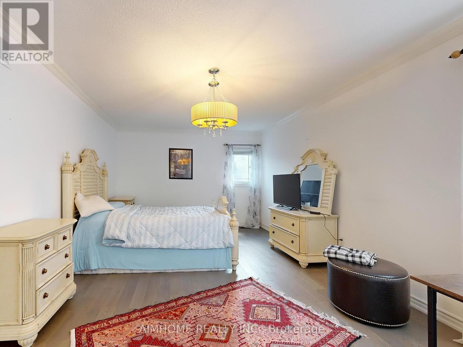 342 Savage Road, Newmarket, Ontario  L3X 1S4 - Photo 23 - N12392888
