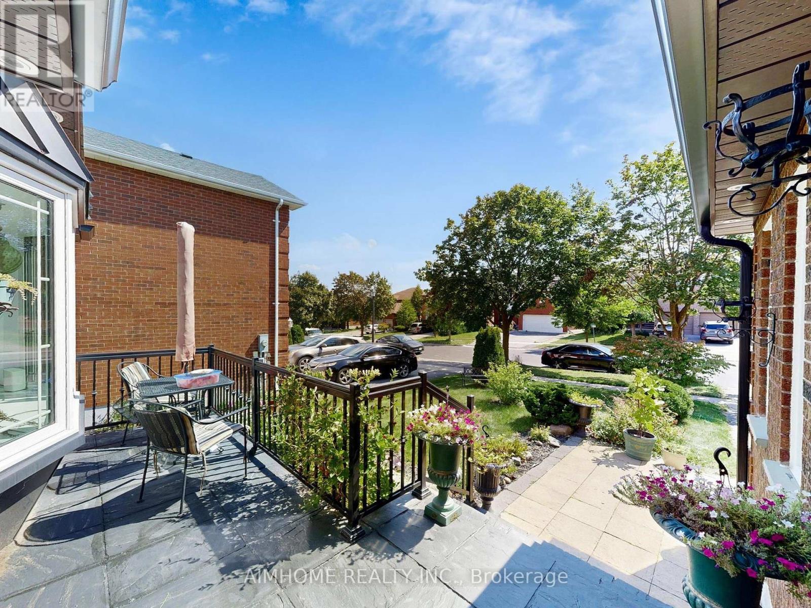 342 Savage Road, Newmarket, Ontario  L3X 1S4 - Photo 3 - N12392888