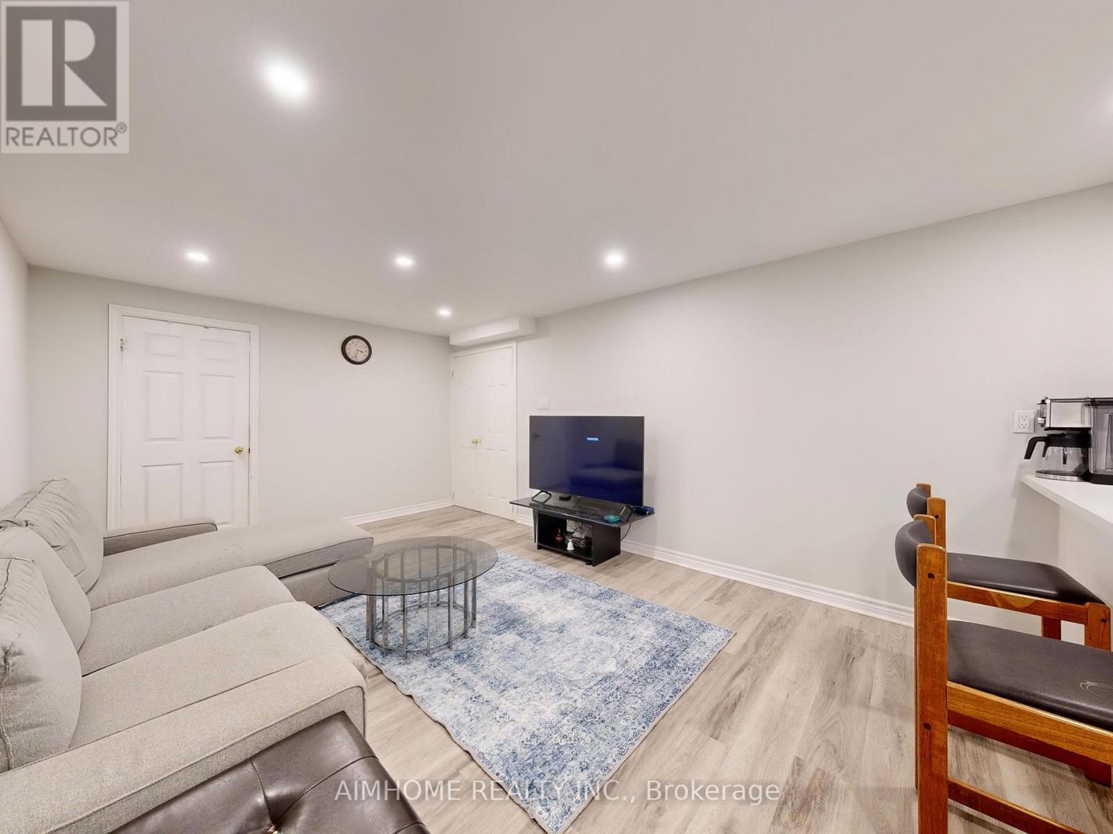 342 Savage Road, Newmarket, Ontario  L3X 1S4 - Photo 33 - N12392888