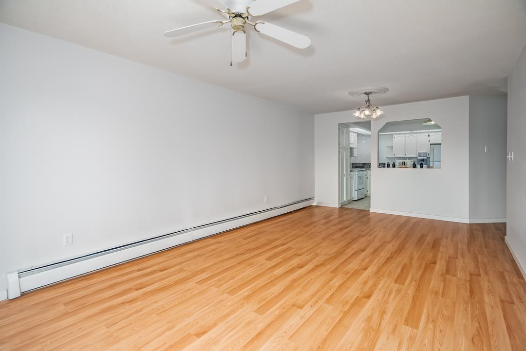 215 31930 Old Yale Road, Abbotsford, British Columbia  V2T 2C7 - Photo 3 - R3045431