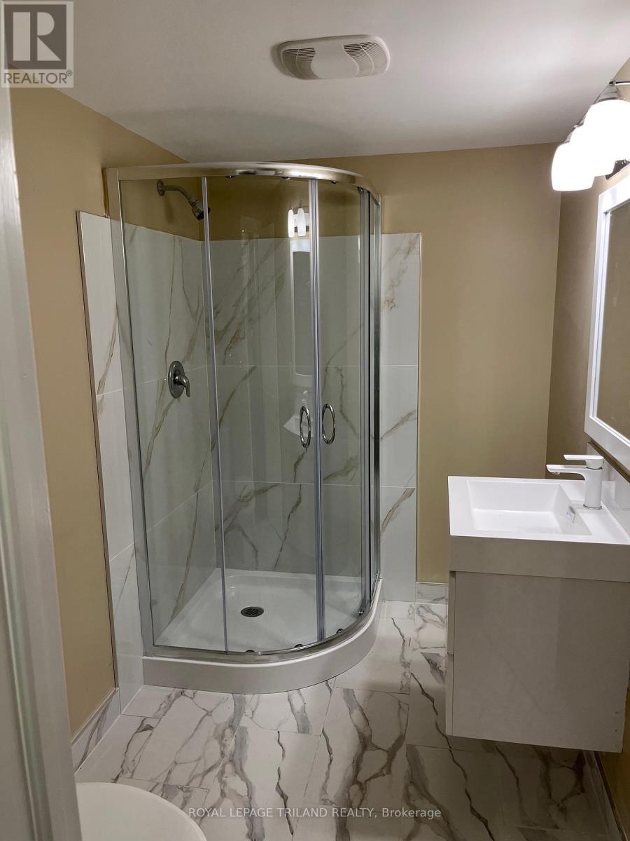 1683 Hansuld Street, London East (East H), Ontario  N5V 1Y6 - Photo 13 - X12392918