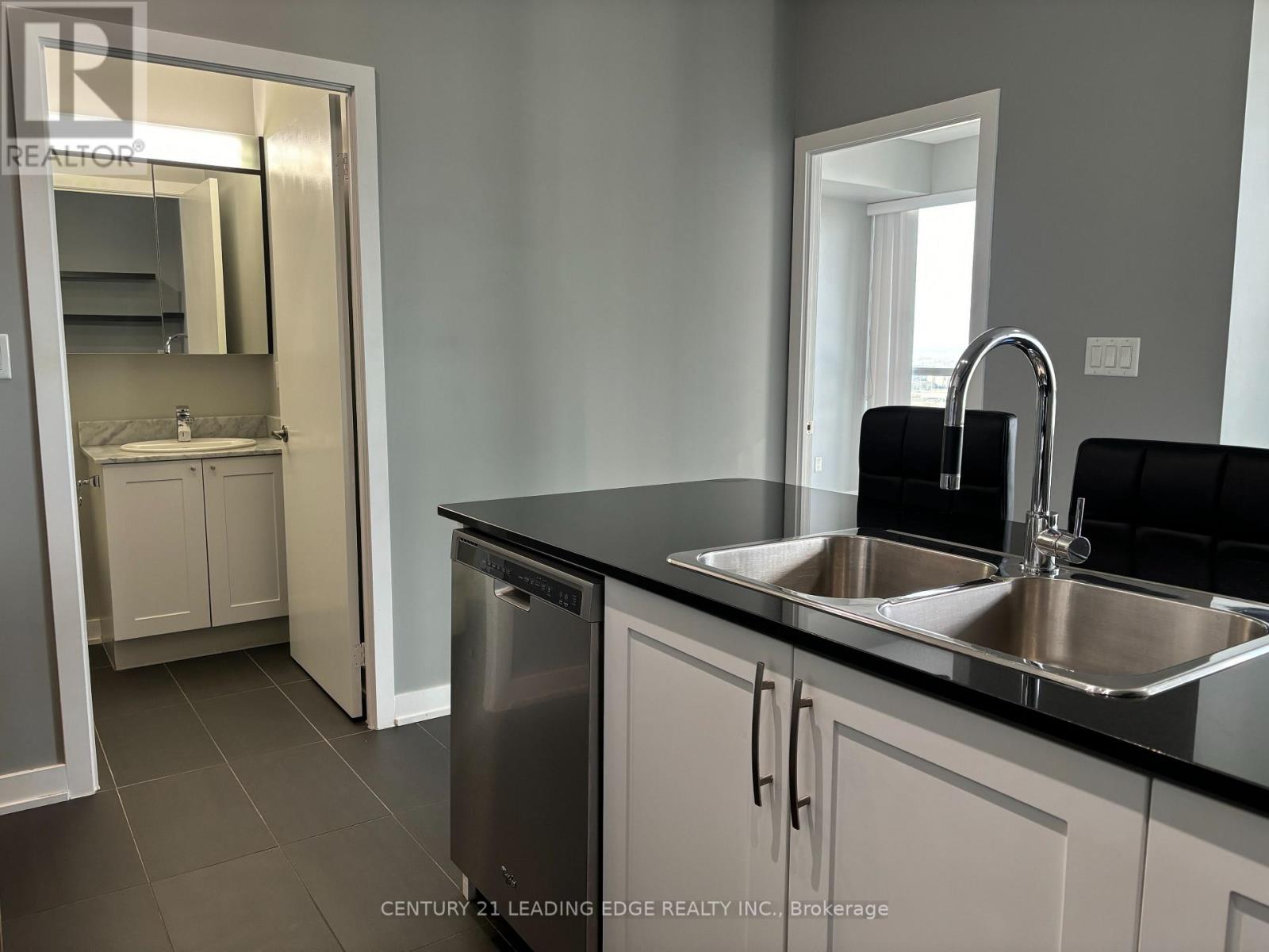 2902 - 4065 Brickstone Mews, Mississauga, Ontario  L5B 0G3 - Photo 10 - W12392887